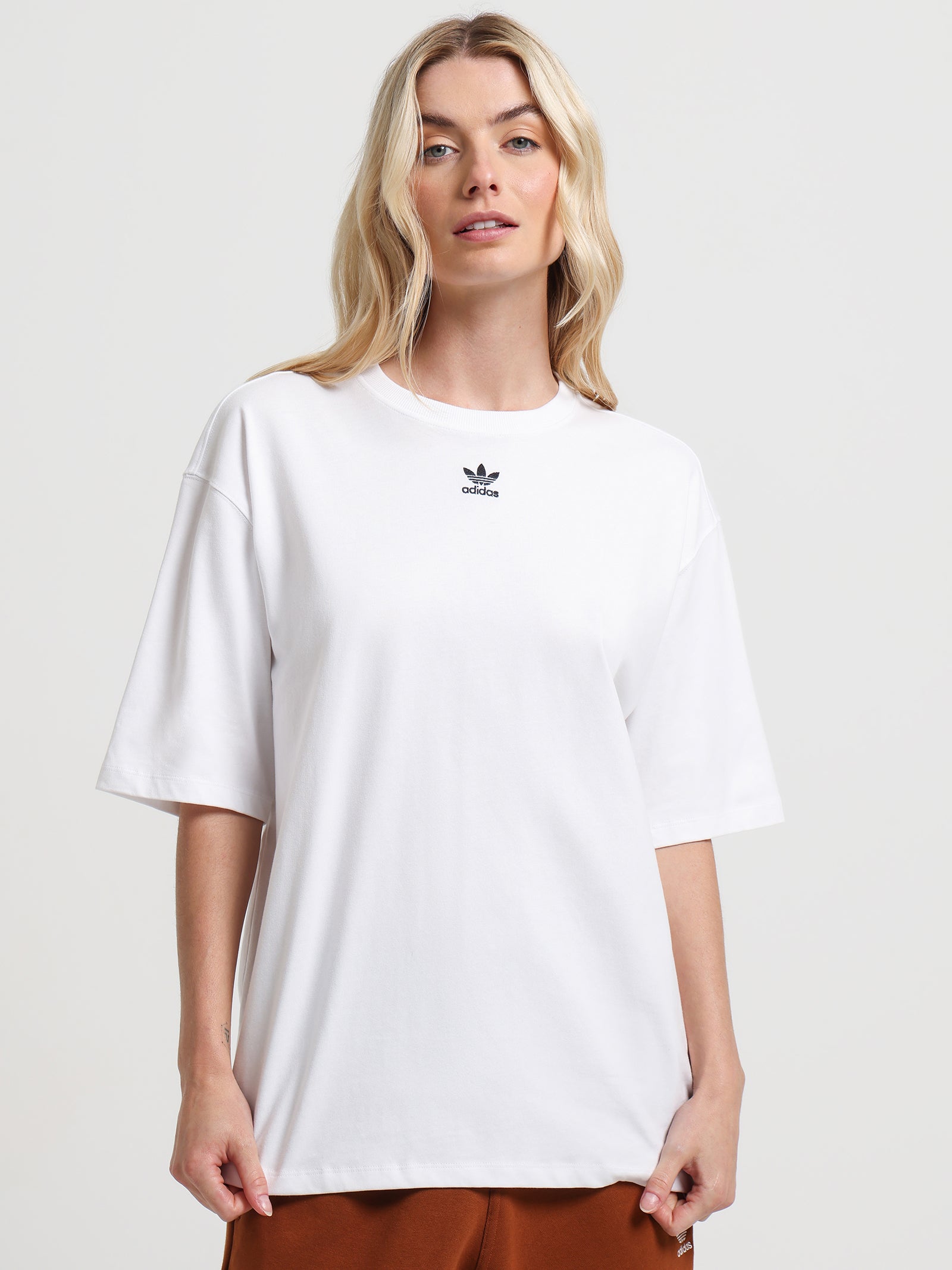 Essentials White in Glue T-Shirt Store Adicolor -