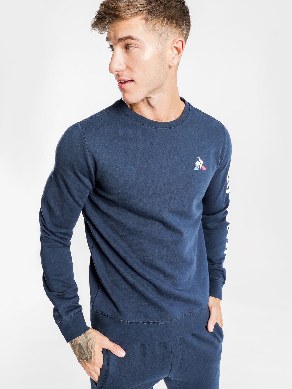 Pierre Pullover Sweater in Navy Blue