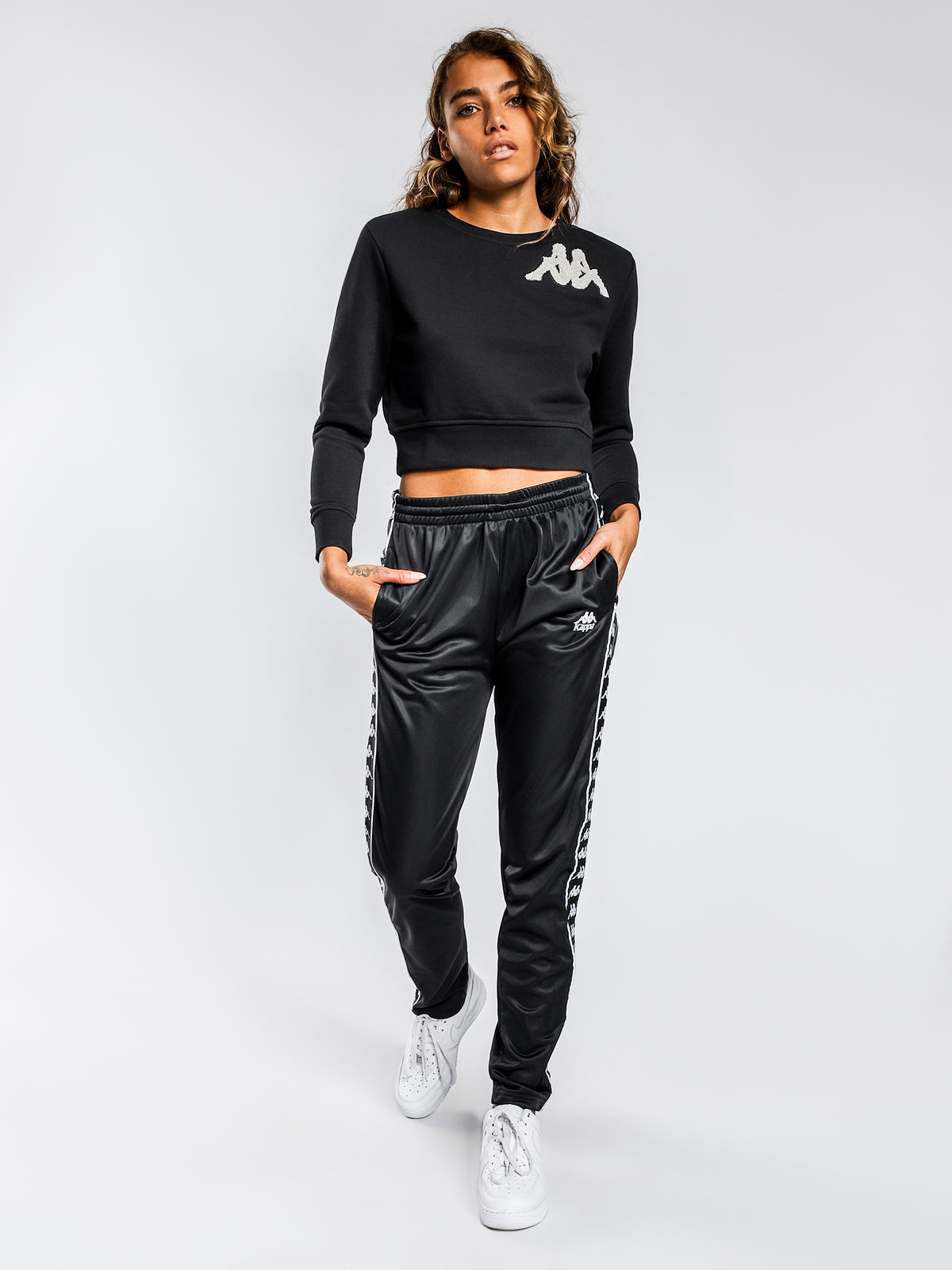 Authentic Bassy Cropped Jumper in Black