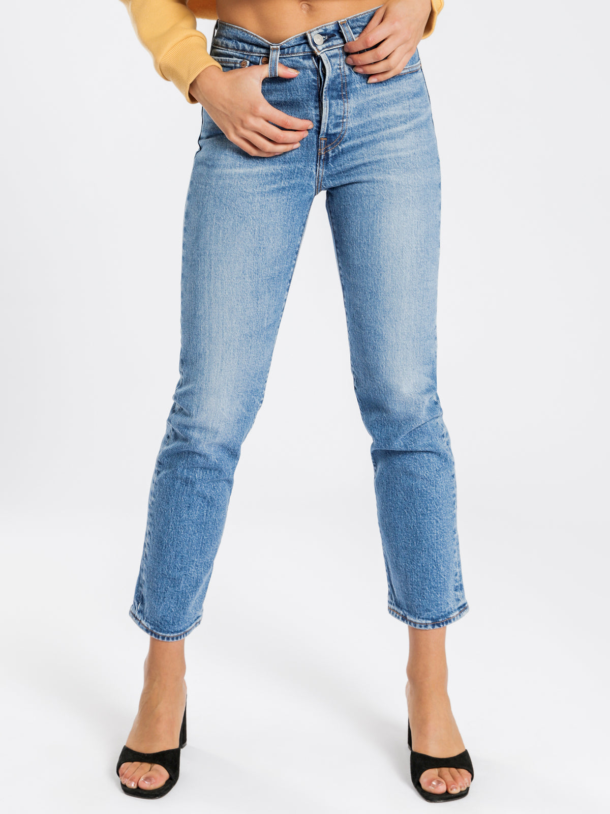 Wedgie Straight-Leg Jeans in Jive Sound Blue Denim