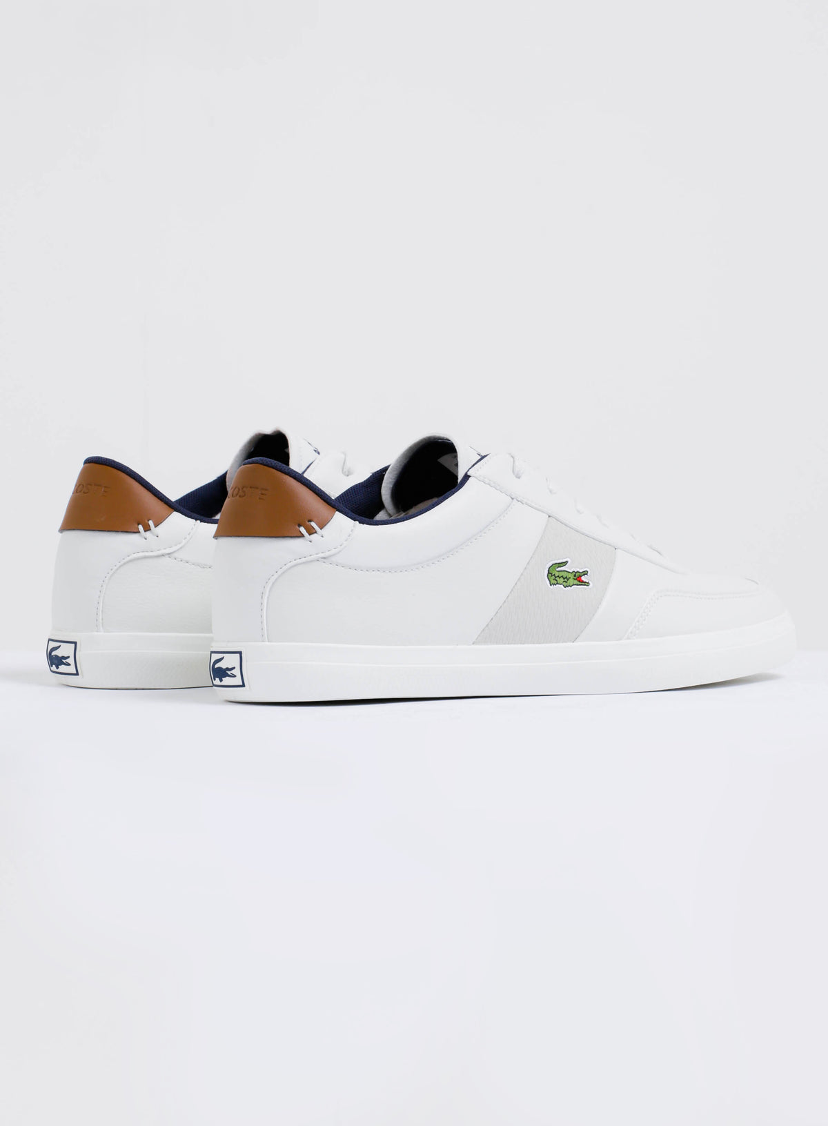 Mens Court-Master 318 2 Sneakers in Off White &amp; Navy