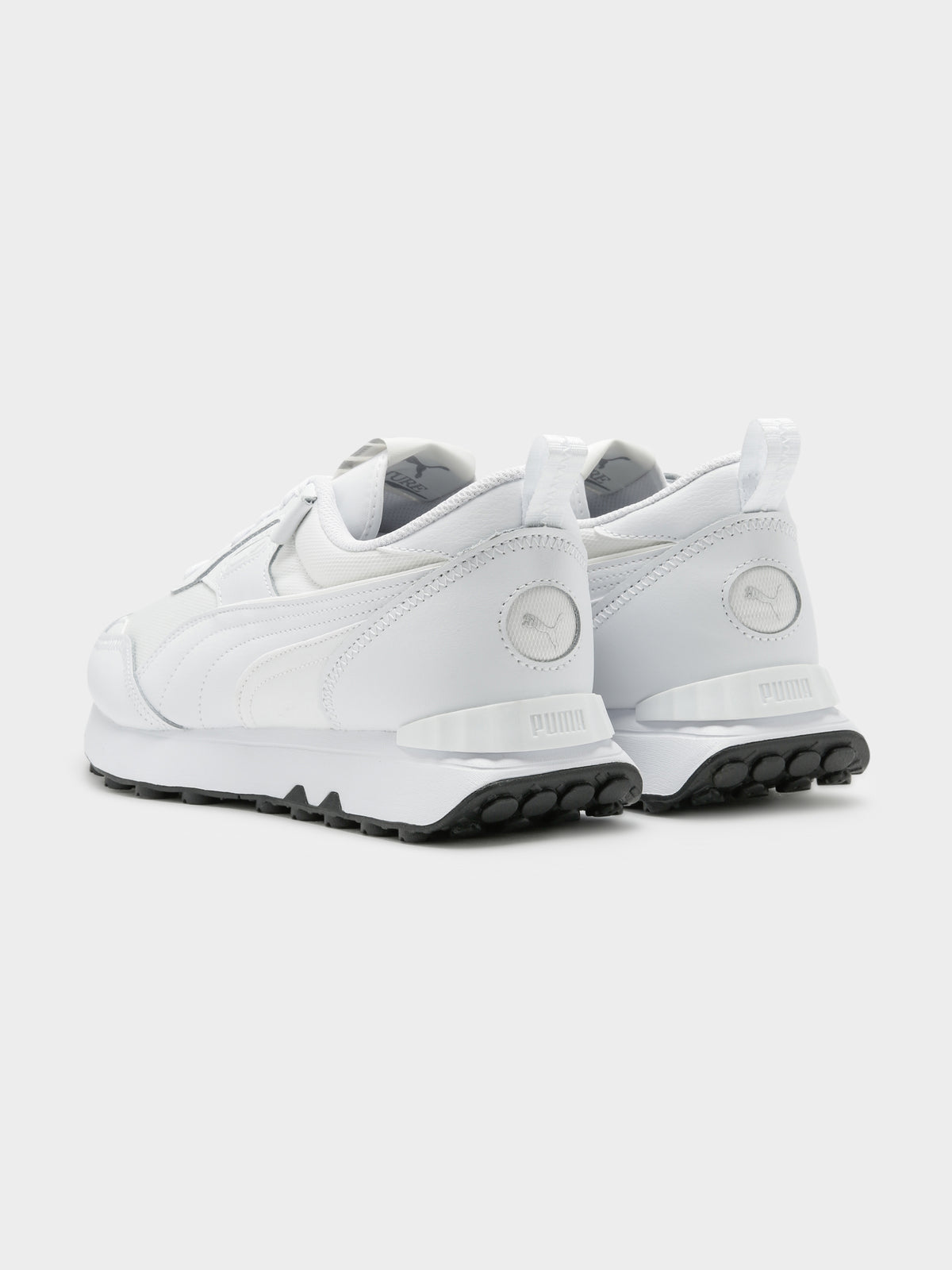 Unisex U Rider FV LTH Sneakers in White