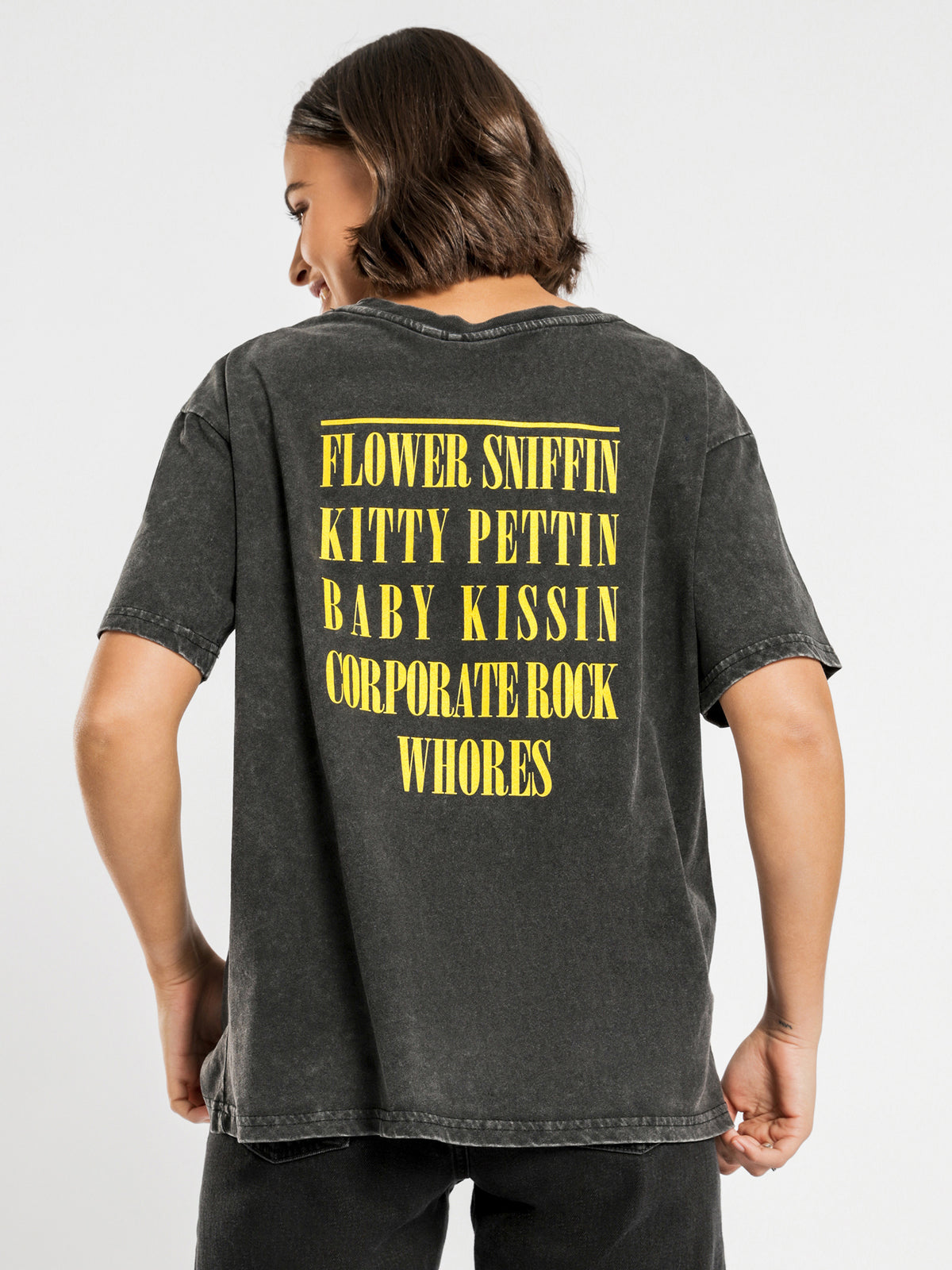 Nirvana Kissin T-Shirt in Washed Black