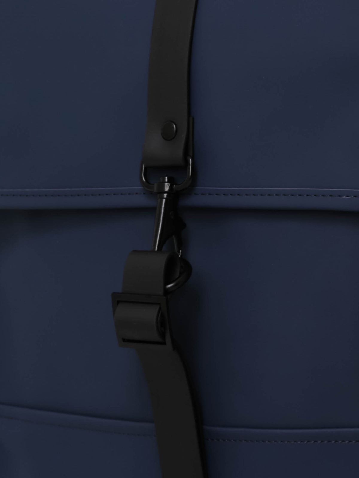 Essential Bag in Dark Blue
