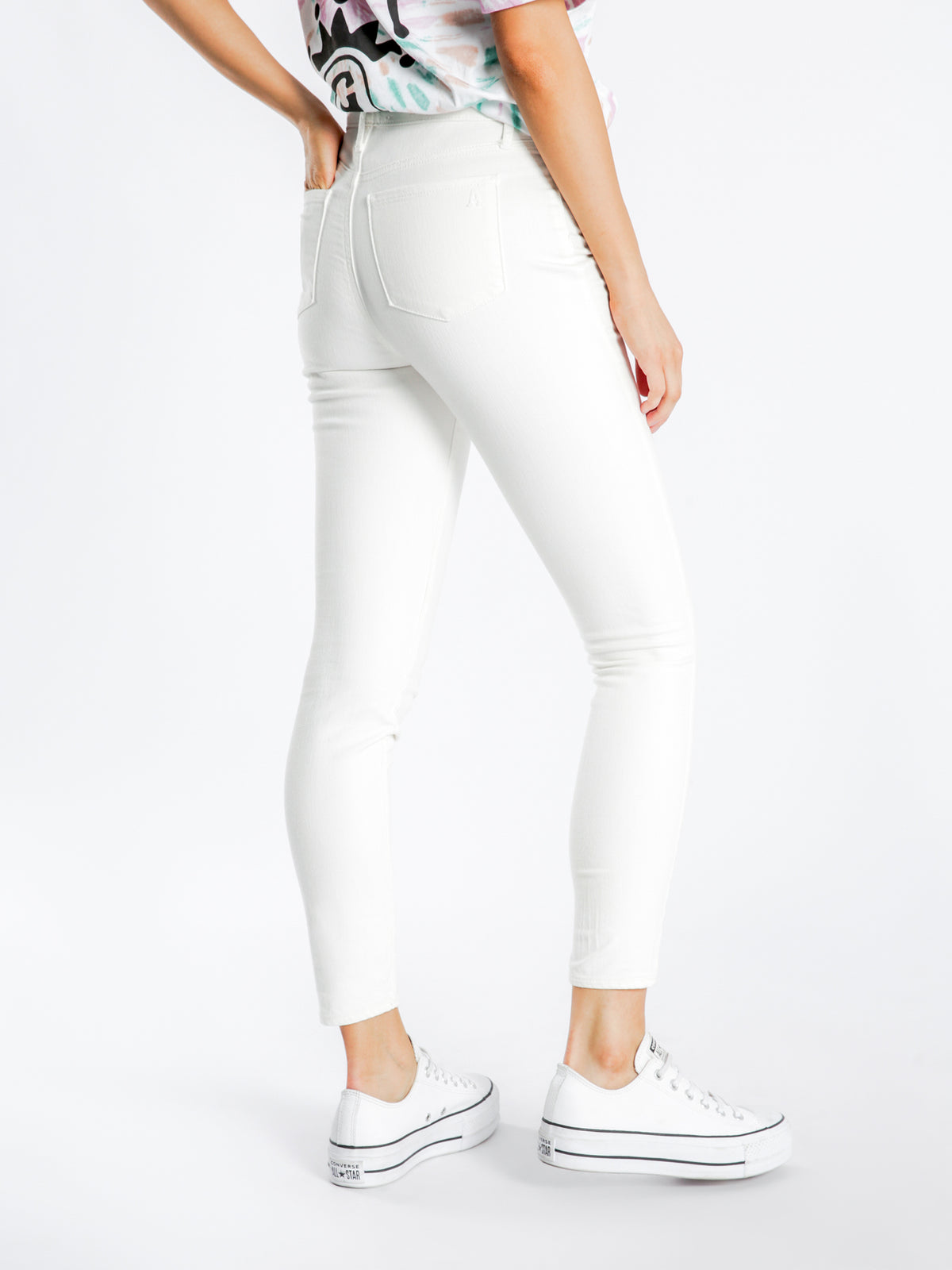 Lisa High-Rise Skinny Ankle-Hugger Jeans in Santa Marta White Denim