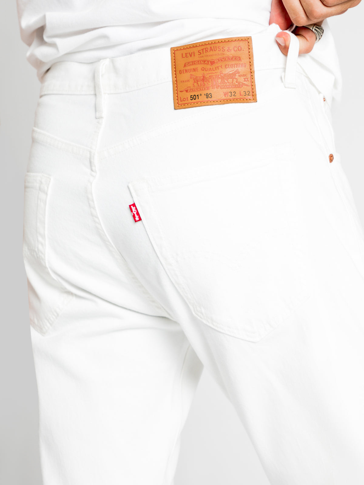 501 &#39;93 Straight Jeans in Eggshell White Denim