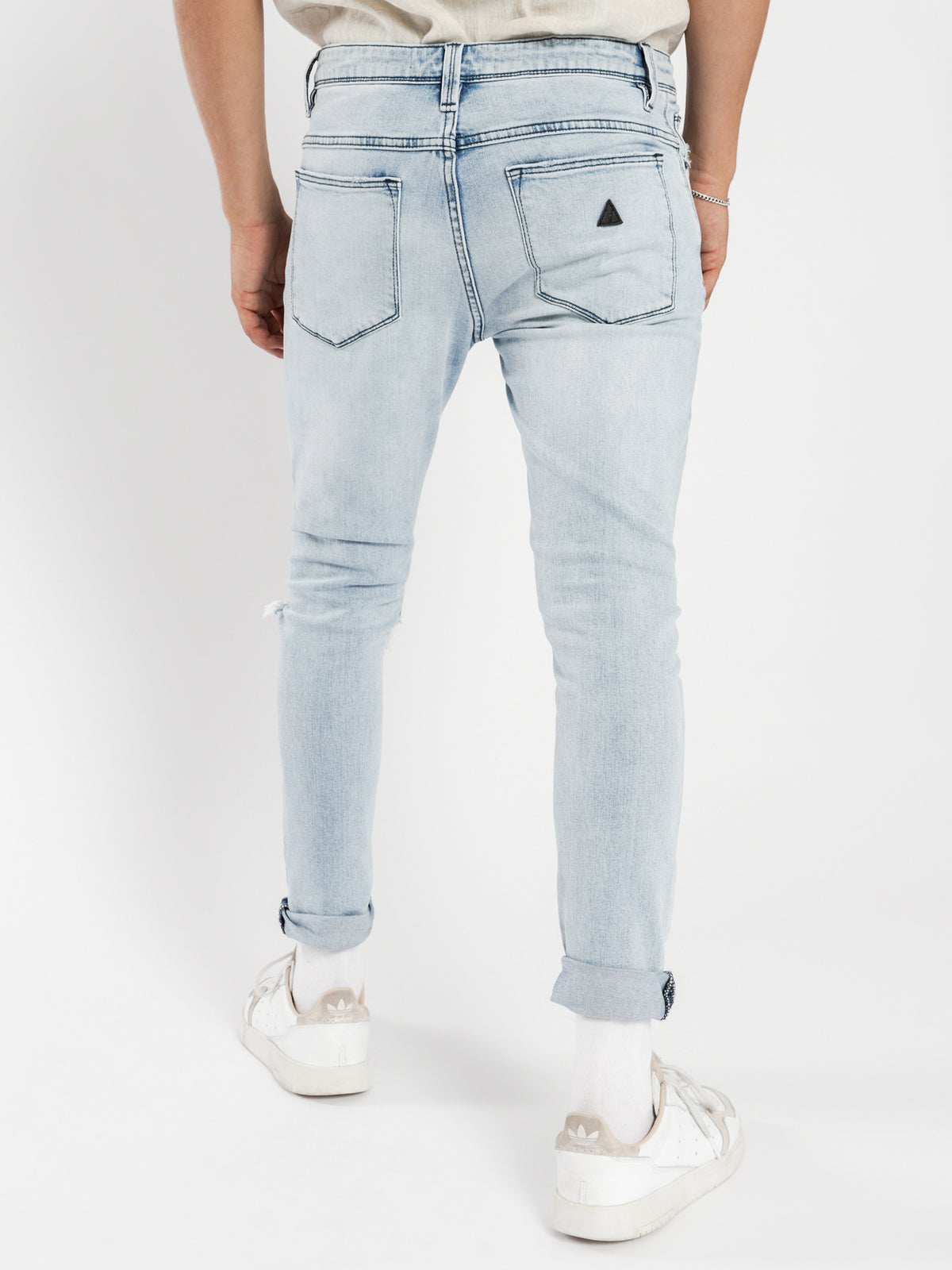 A Dropped Slim Turn Up Jeans Get Shaky Blue Denim
