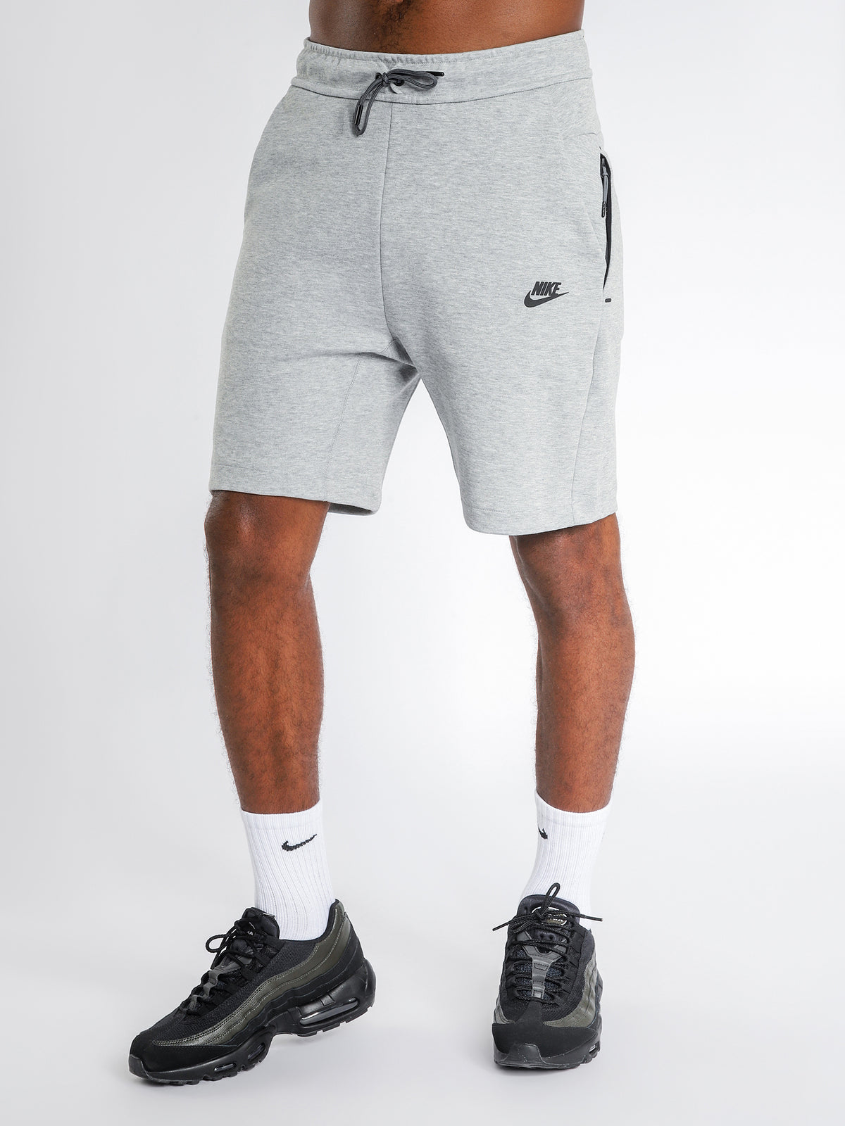 Tech Fleece Shorts in Grey