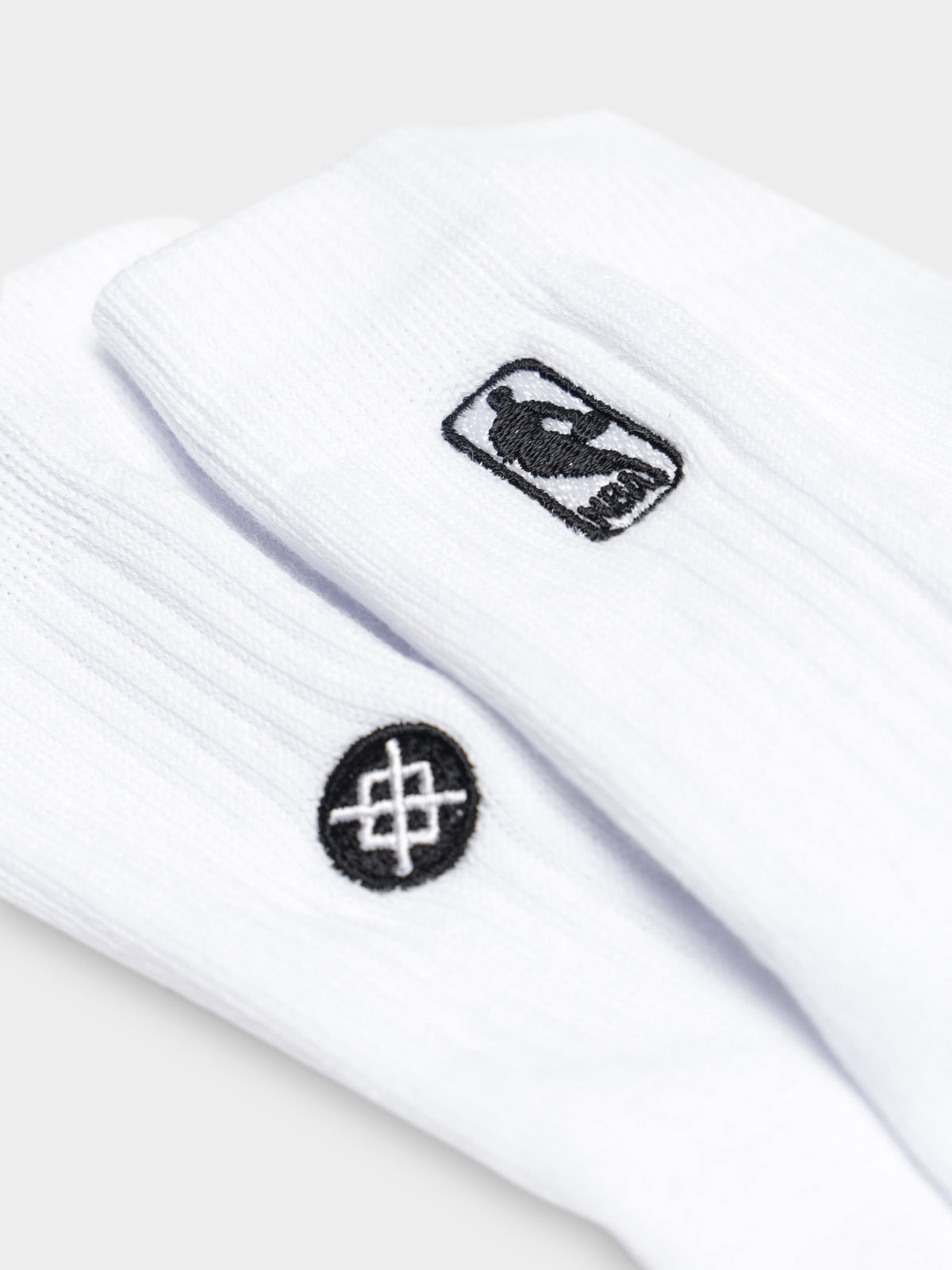 1 Pair of Logoman ST QTR Socks in White