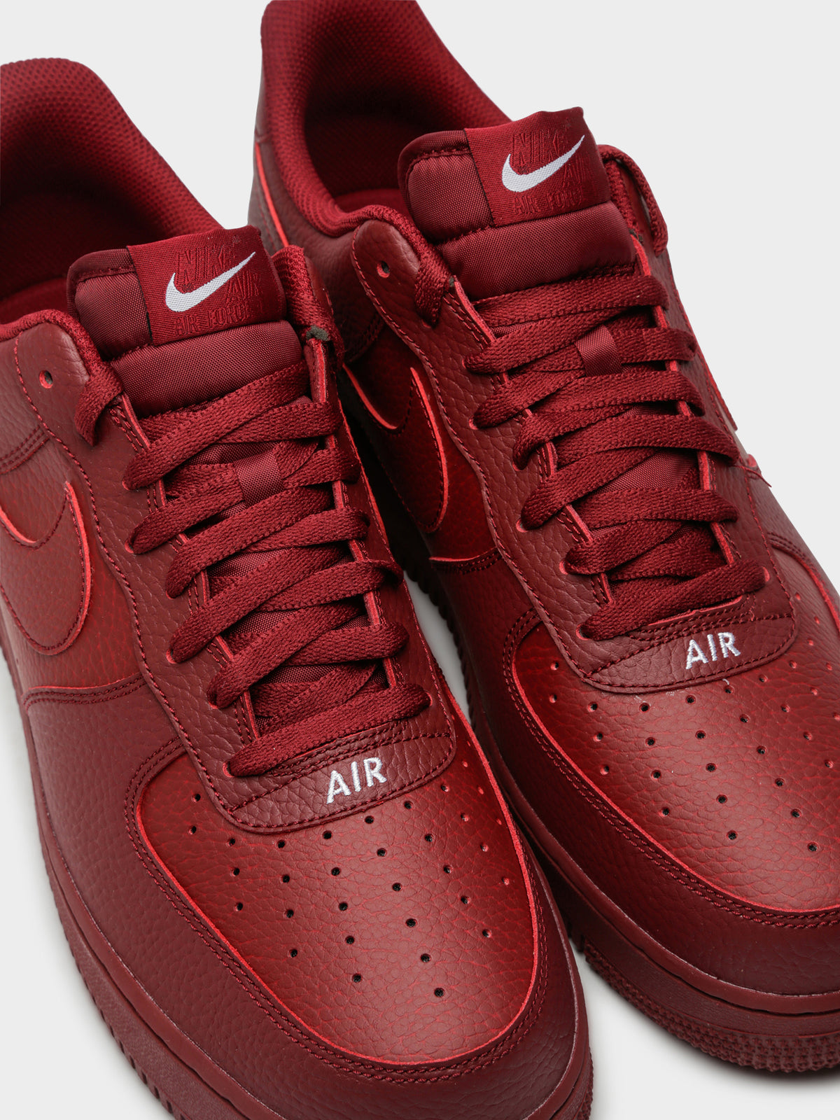 Unisex Air Force 1 &#39;07 Sneakers in Crimson