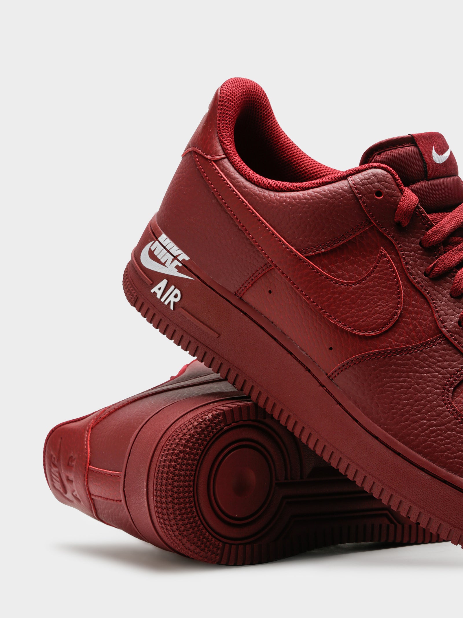 Unisex Air Force 1 '07 Sneakers in Crimson
