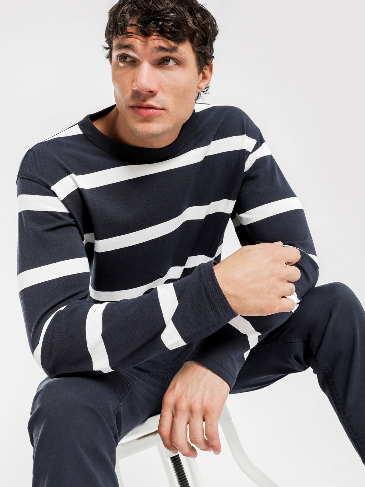 Ezra Long Sleeve T-Shirt in Navy Stripe