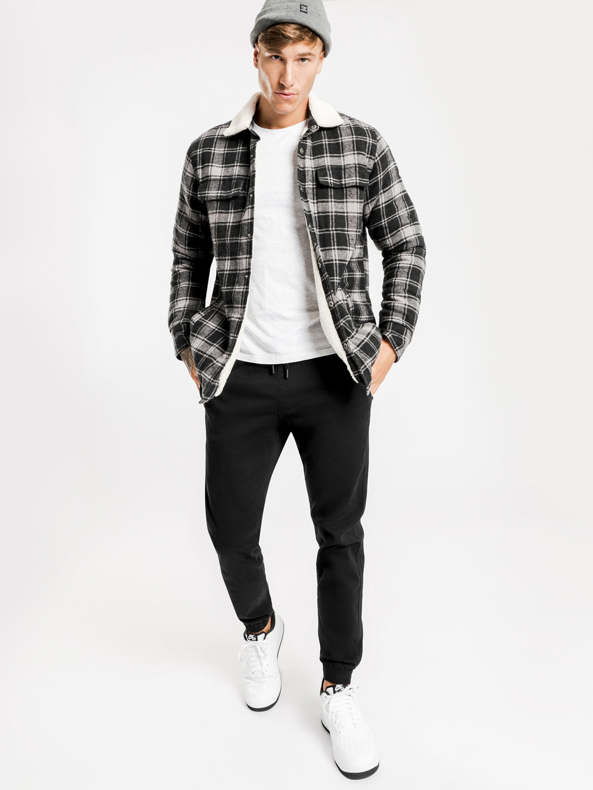 Knox Plaid Sherpa Jacket in Charcoal