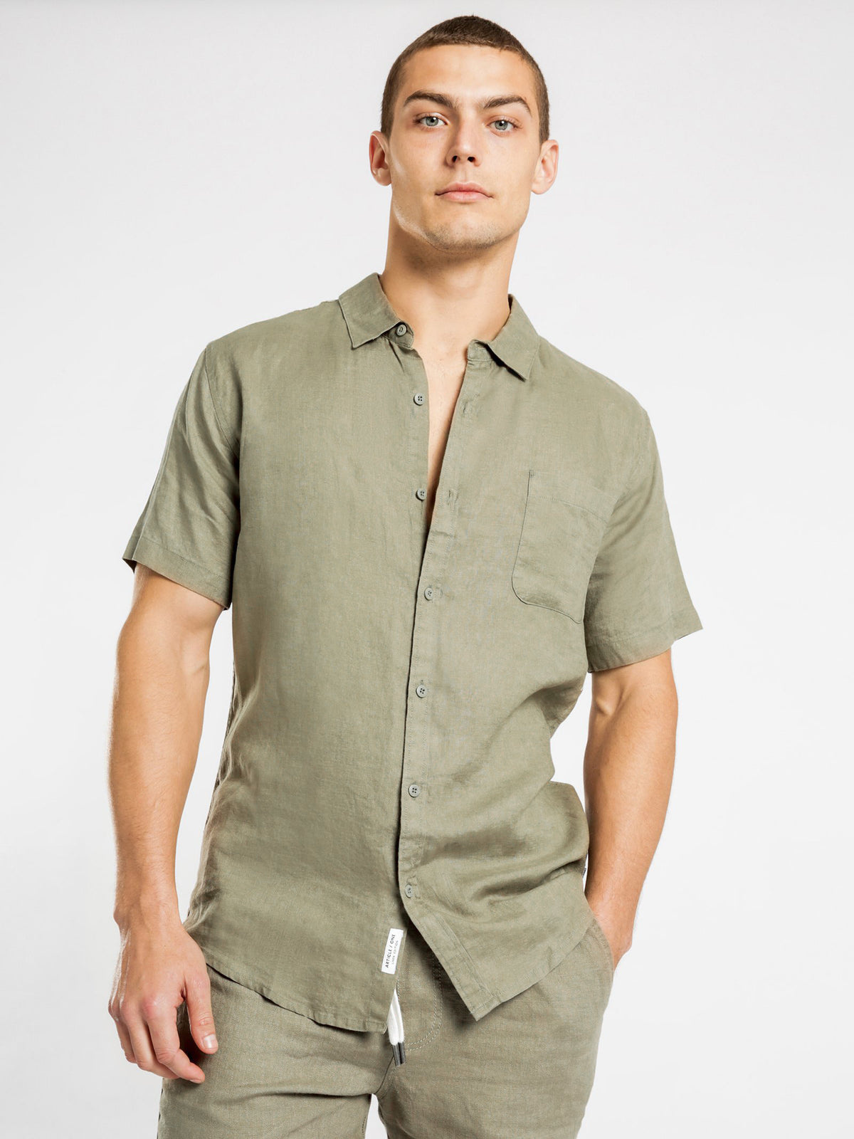 Nelson Short Sleeve Linen Shirt in Thyme