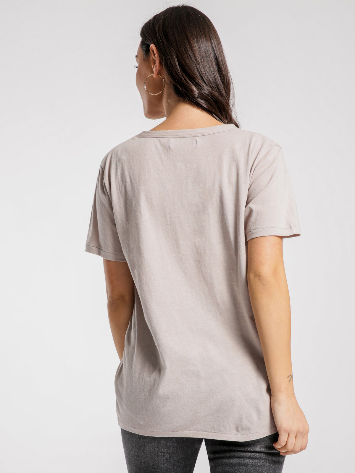 Type T-Shirt in Taupe