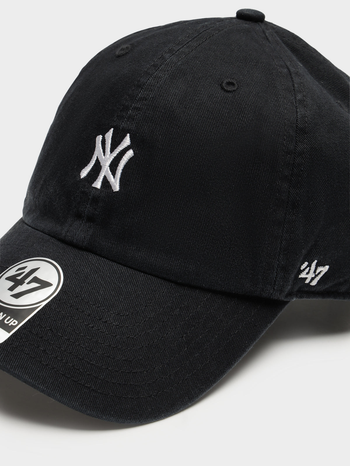 Base Runner NY Yankees Cap in Black