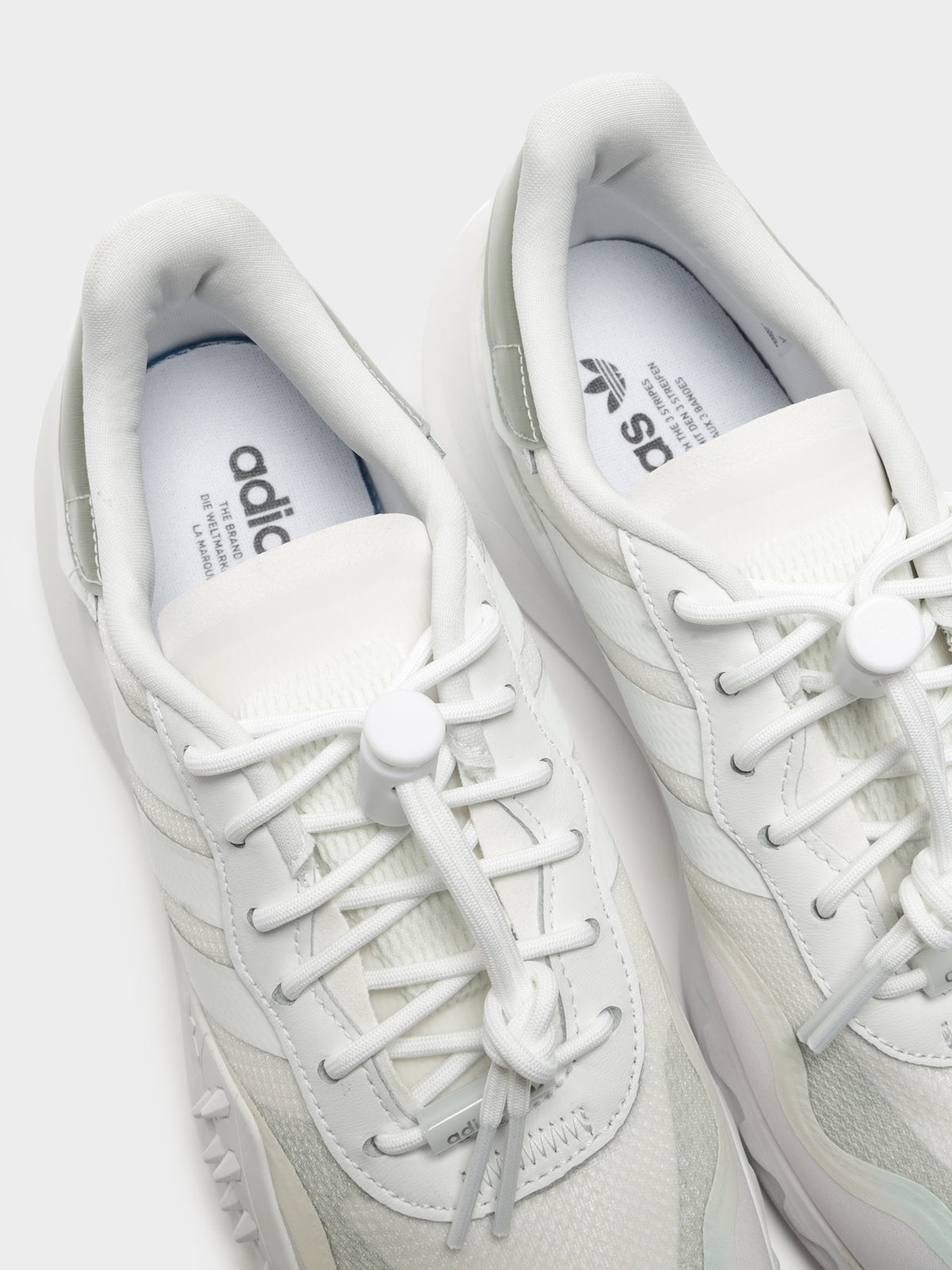 Womens Choigo Sneakers in White &amp; Silver