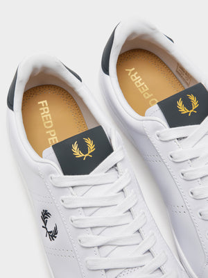 Fred Perry - B722 leather sneakers with stripe detail in white/ navy