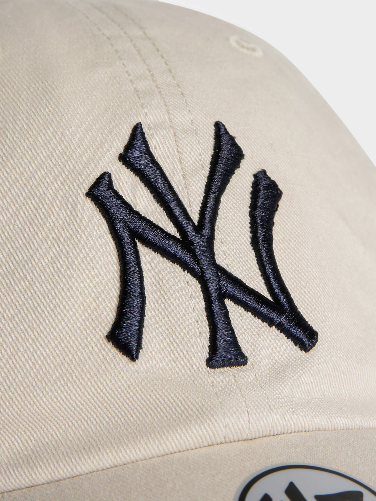 New York Yankees 47 Clean Up Cap in Bone &amp; Navy