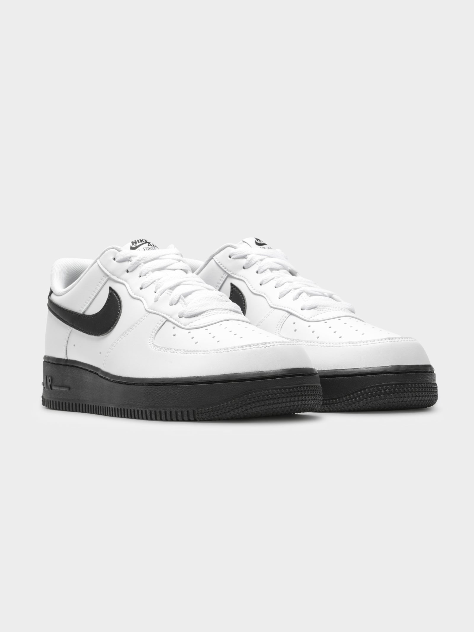 Unisex Air Force 1 '07 Sneakers in White & Black