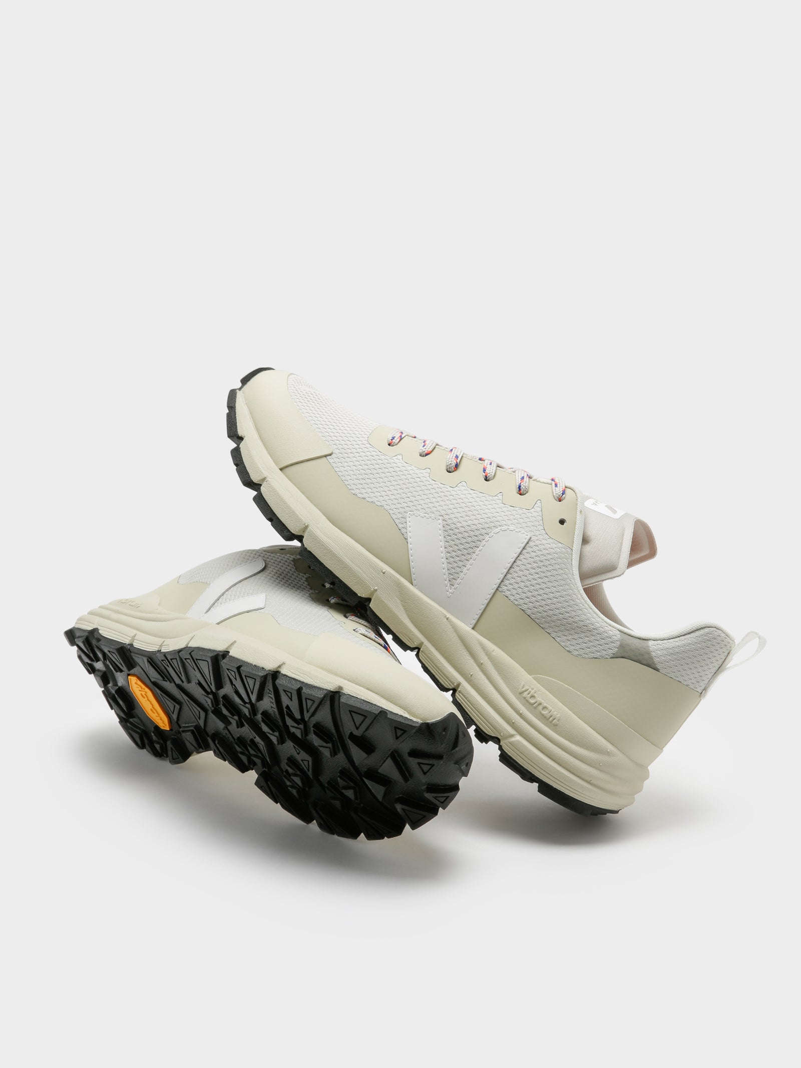 Unisex Dekkan Alveomesh Sneakers in White