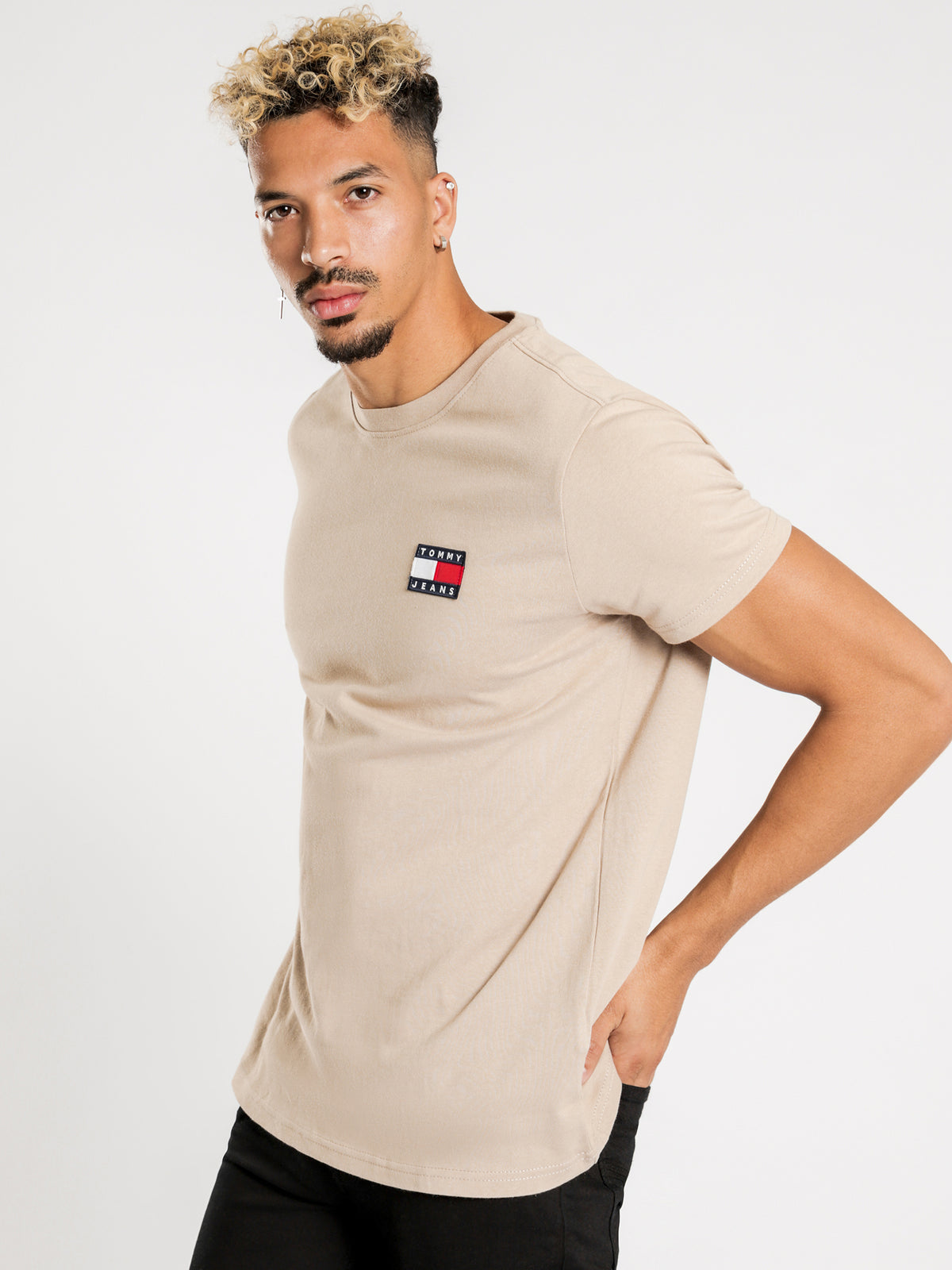 Tommy Badge T-Shirt in Stone