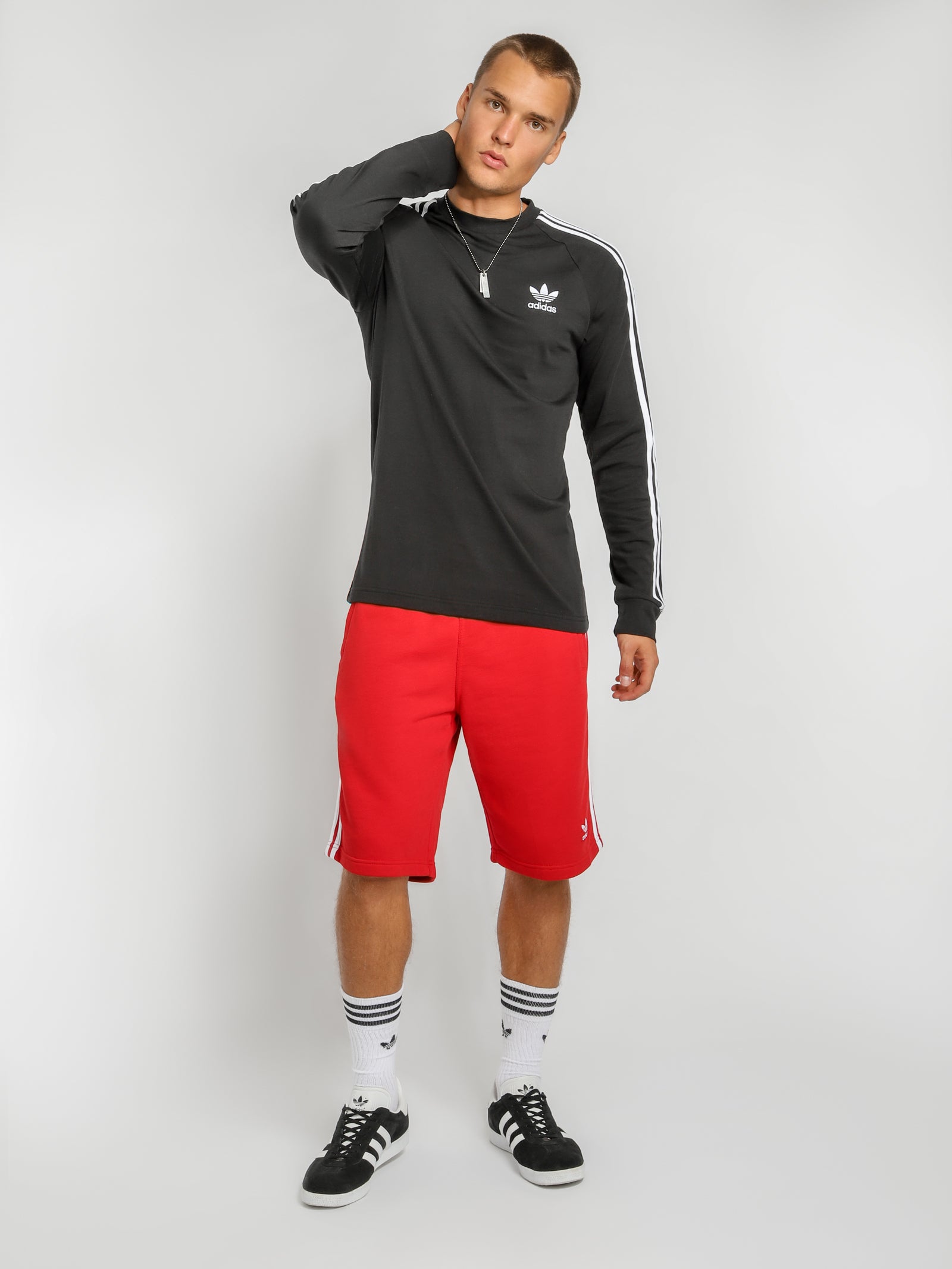 dv1560 adidas