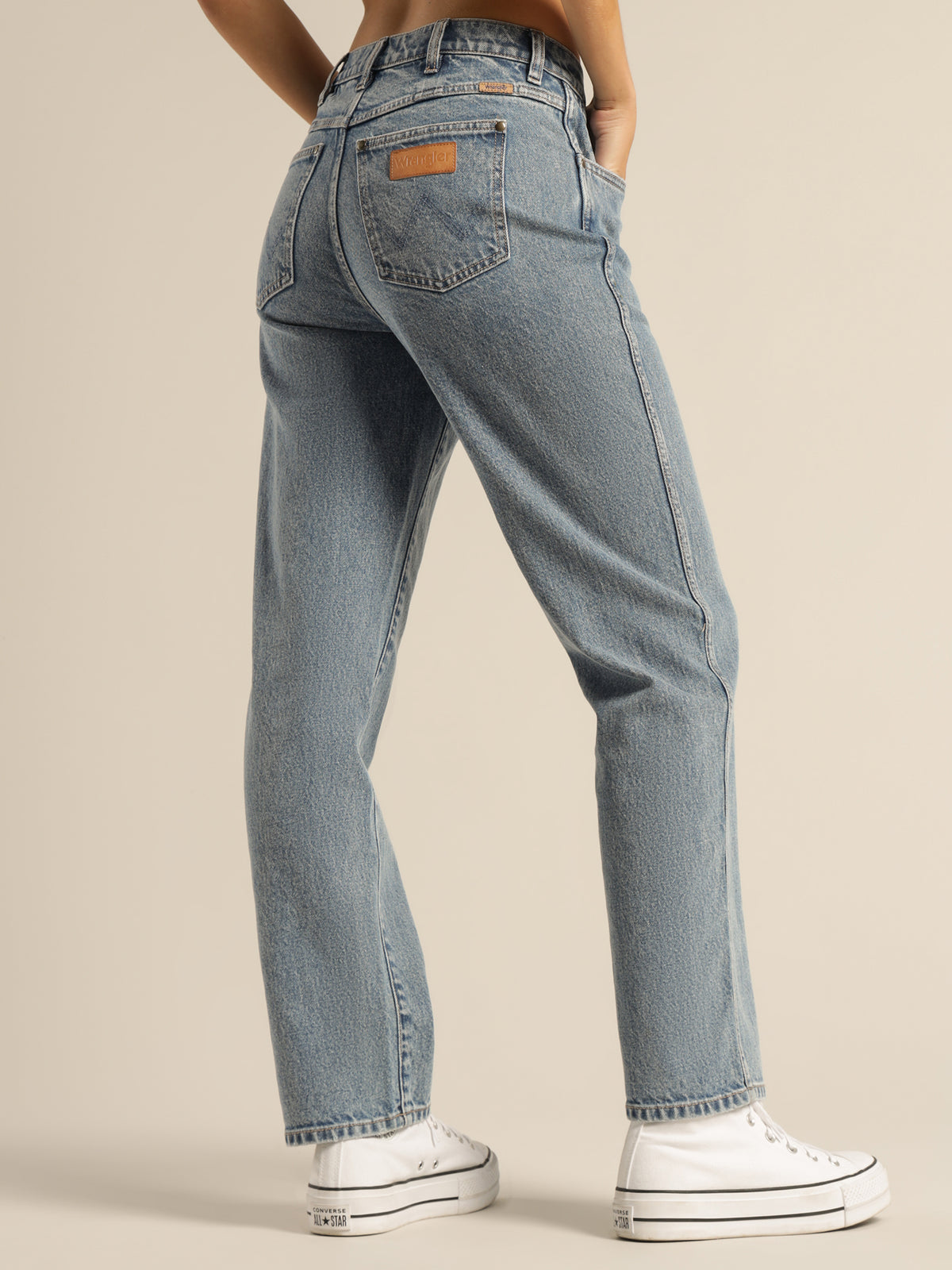 Cindy Relaxed Straight Jeans in Exploration