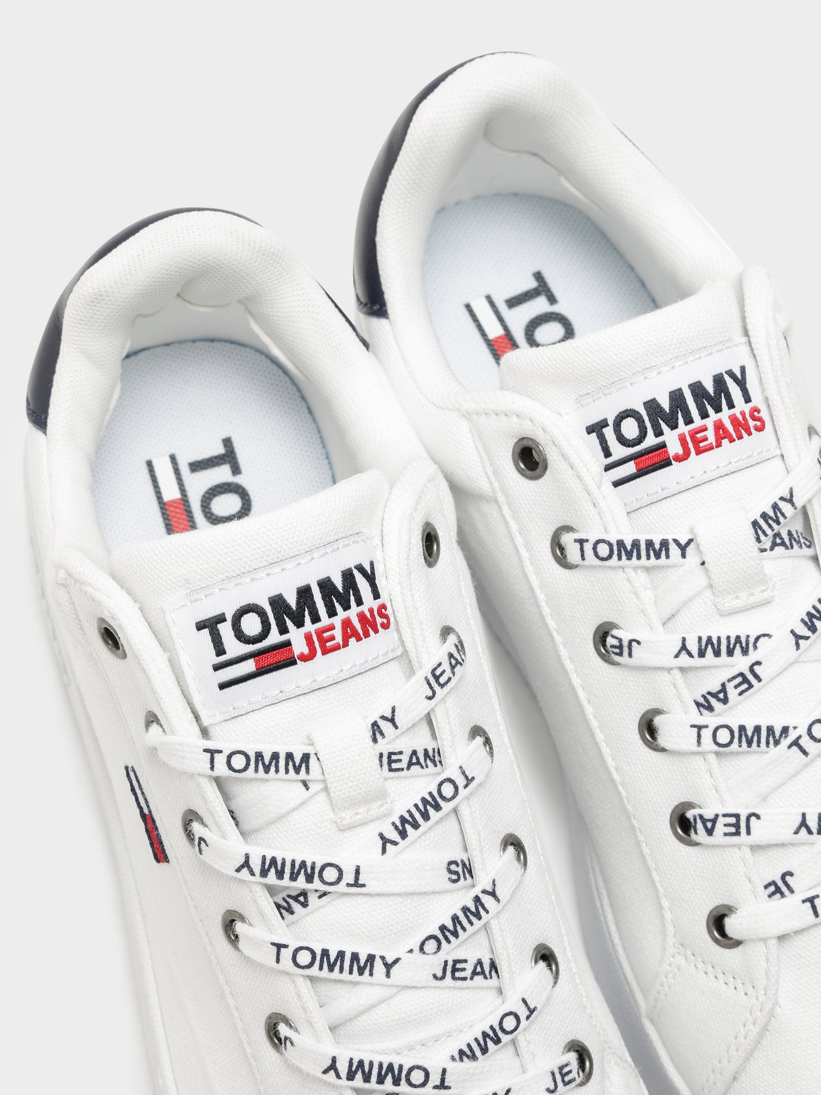 Womens Iconic Essential Flatforms