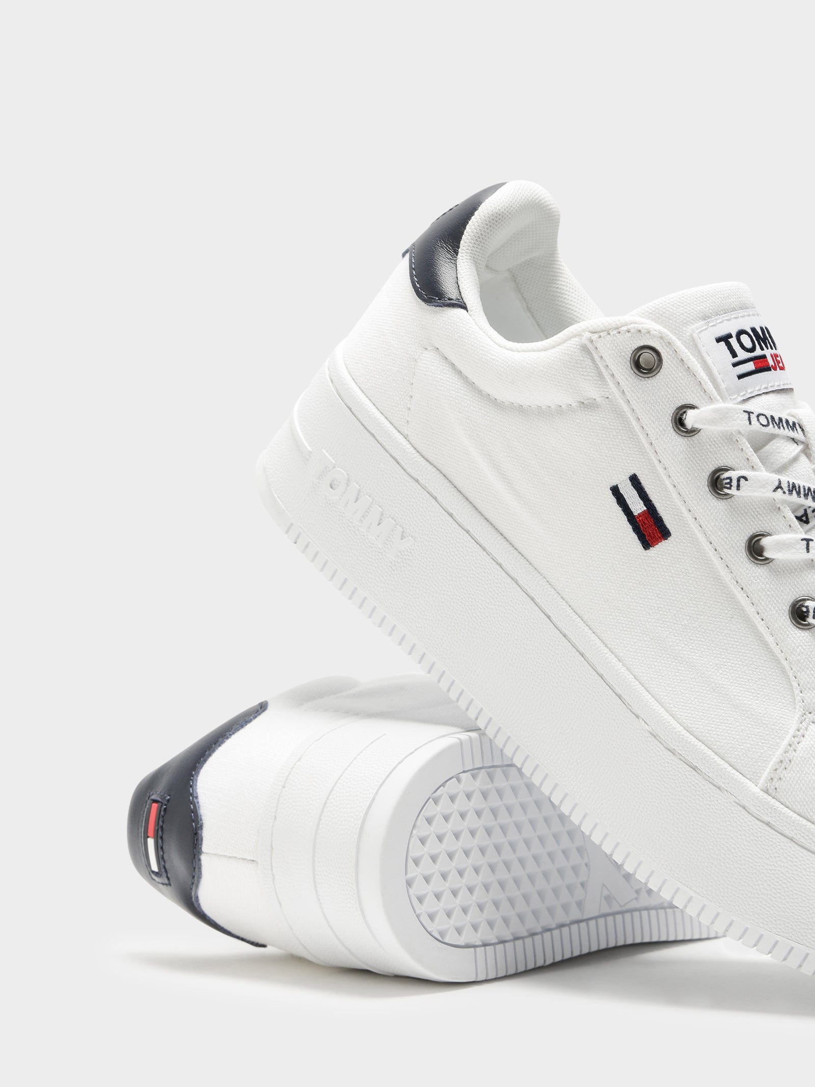 Womens Iconic Essential Flatforms