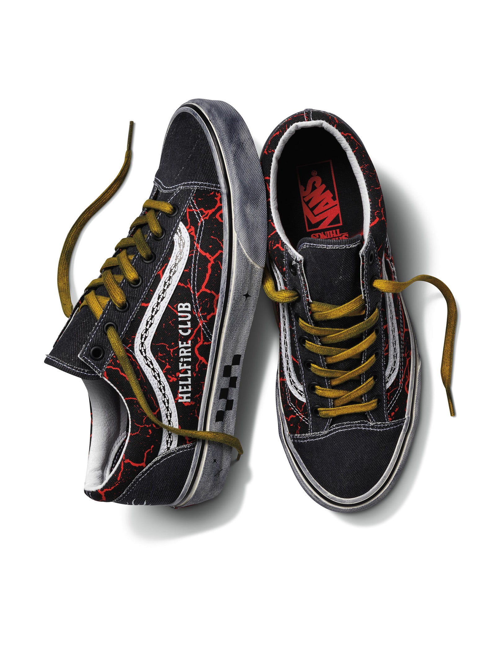 Vans Unisex Stranger Things Style 36 Sneakers Black/Red