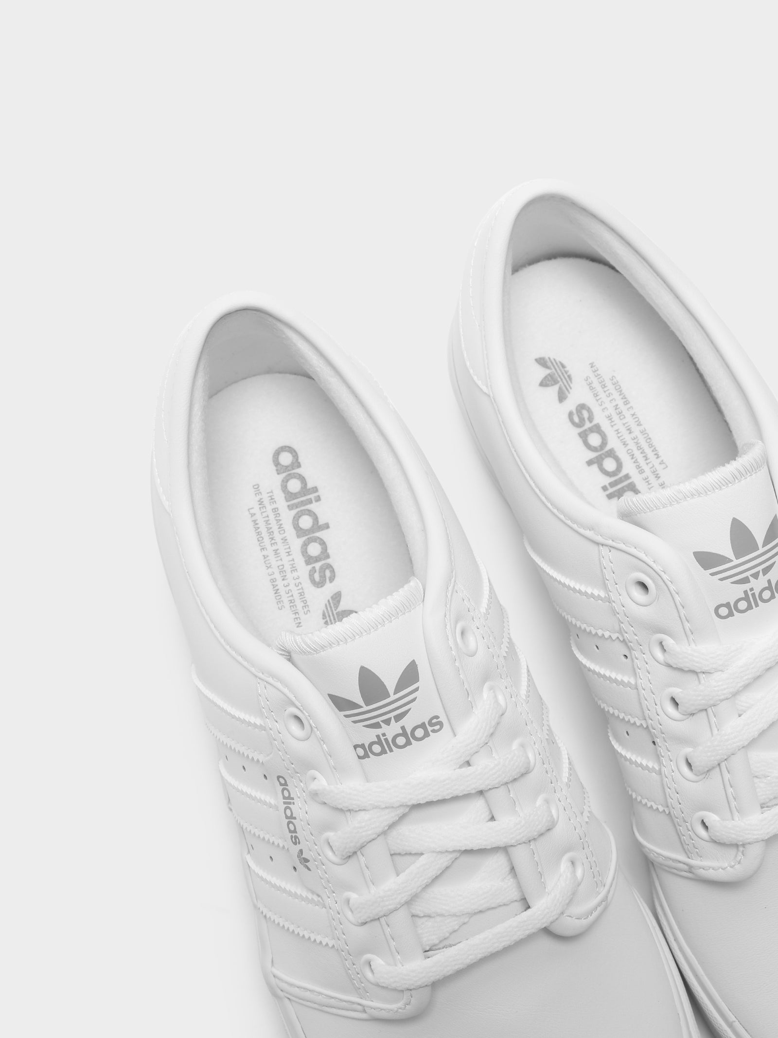 Adidas Mens Seeley XT Sneakers White Glue Store