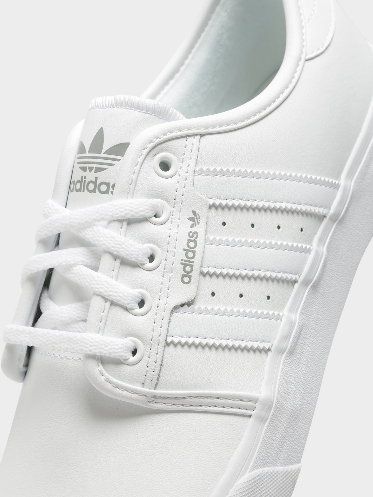 Adidas Mens Seeley XT Sneakers | White