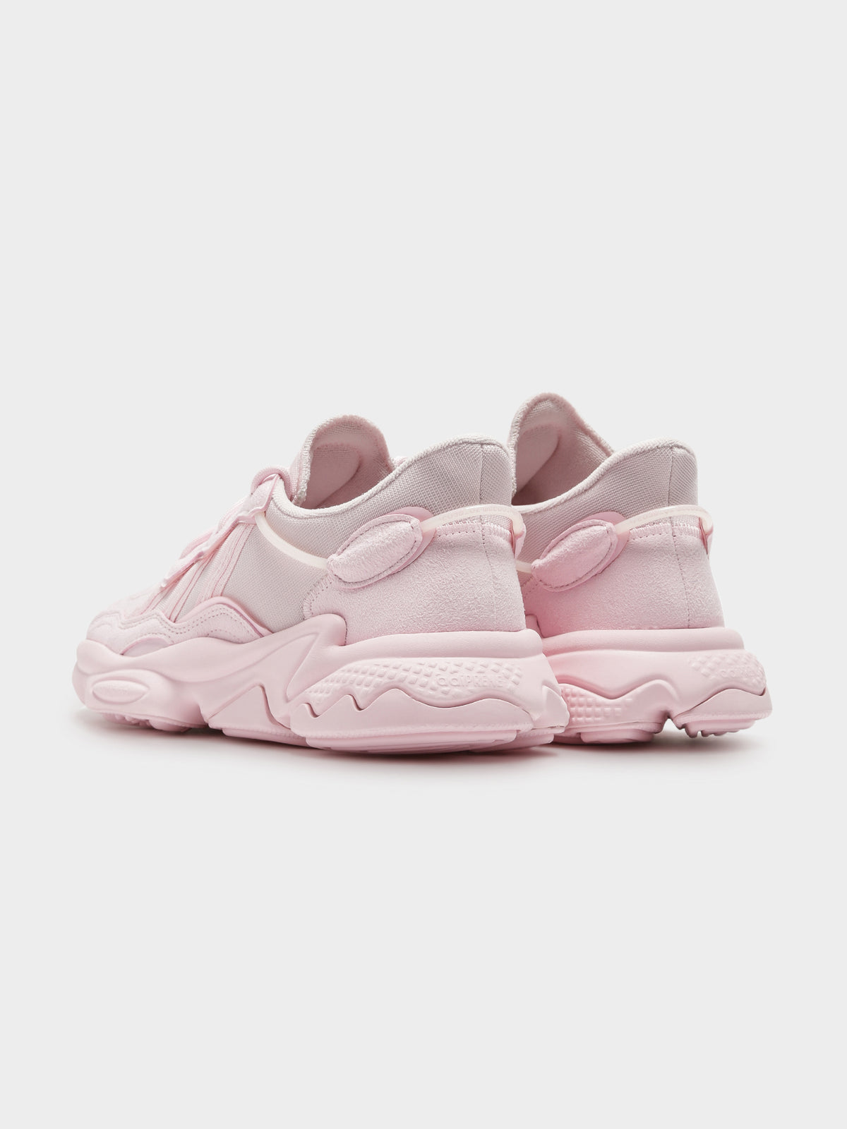 Unisex Ozweego Sneakers in Pink