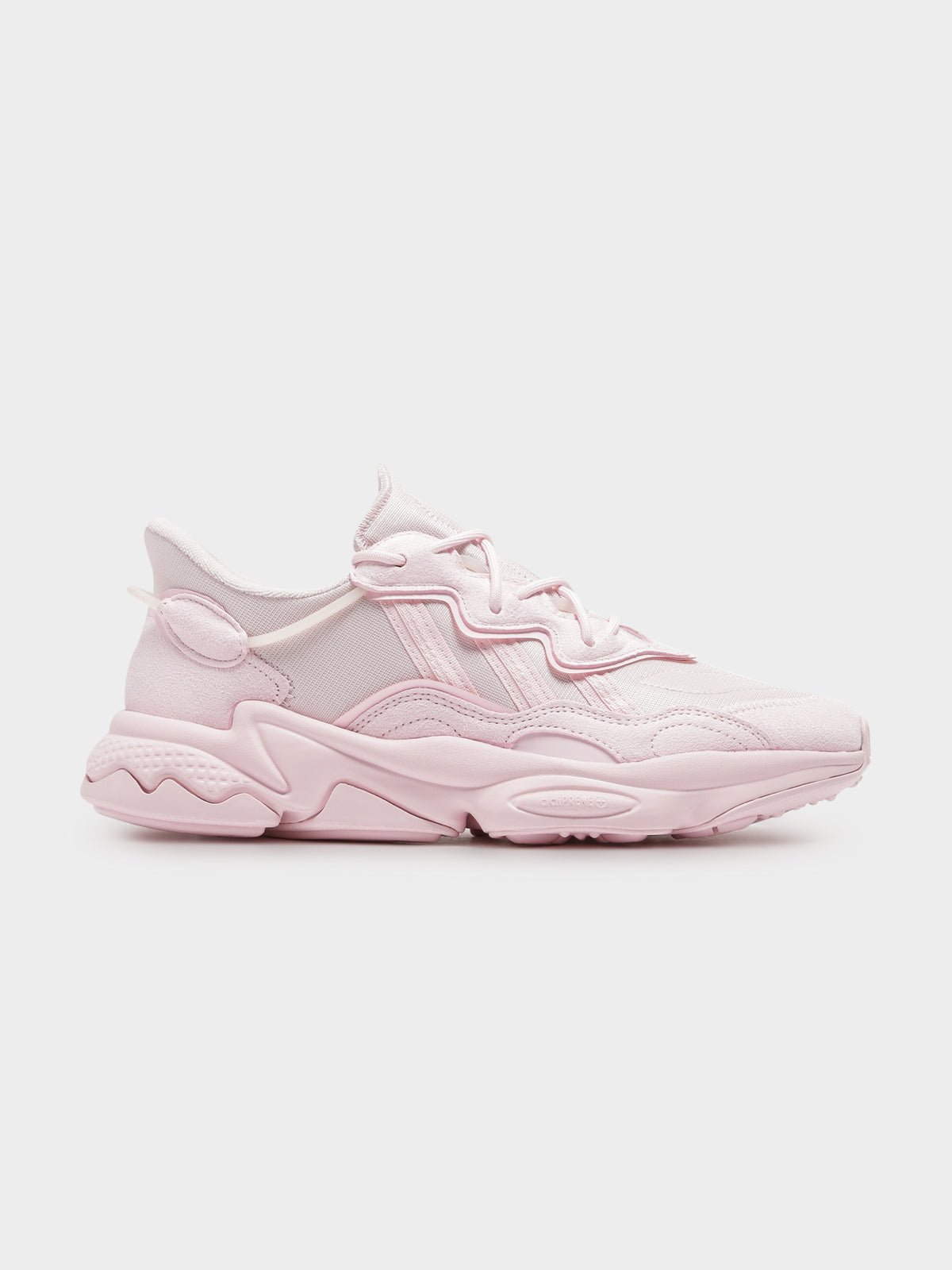 Unisex Ozweego Sneakers in Pink