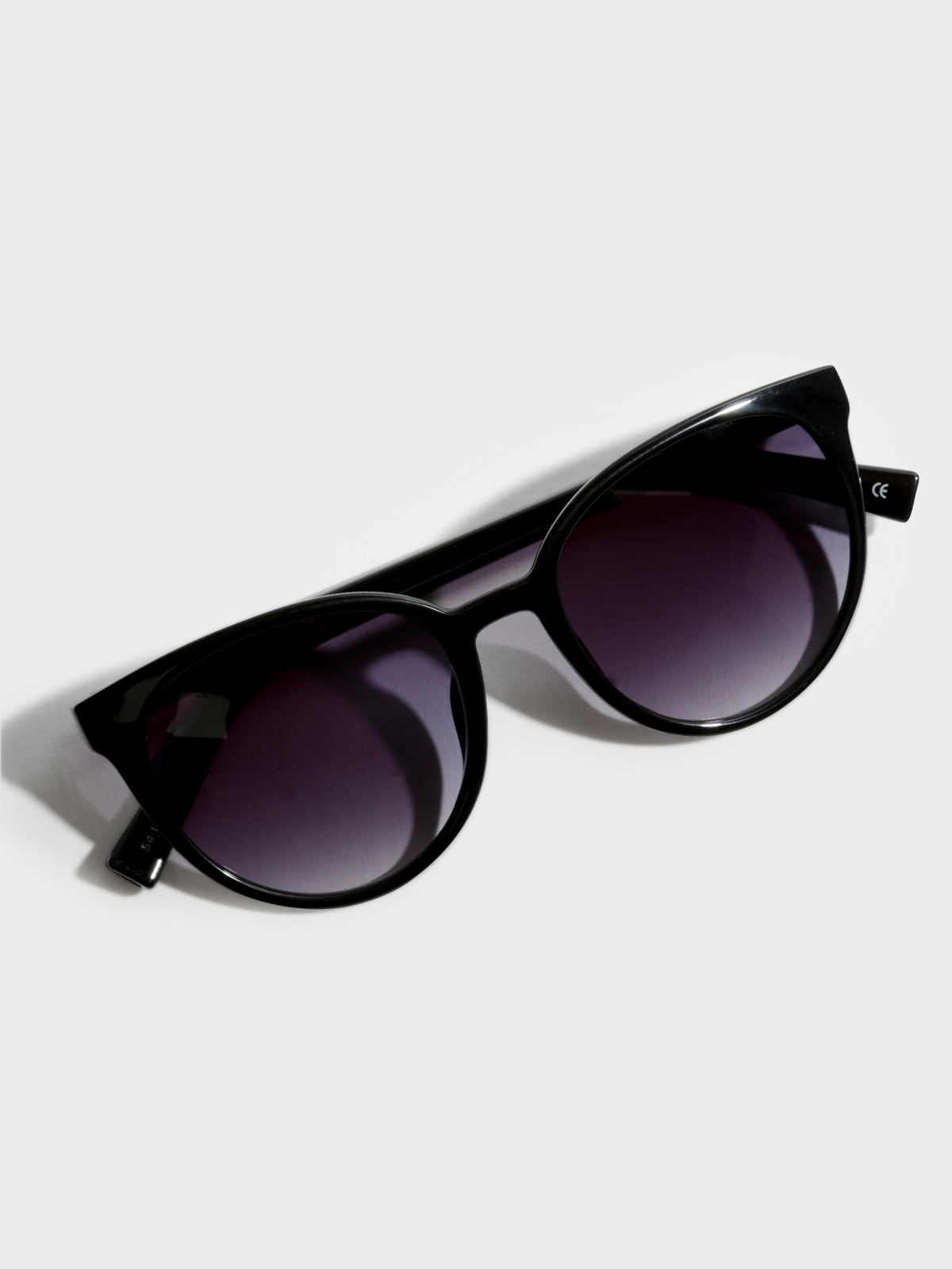 Armada Circle Sunglasses in Black