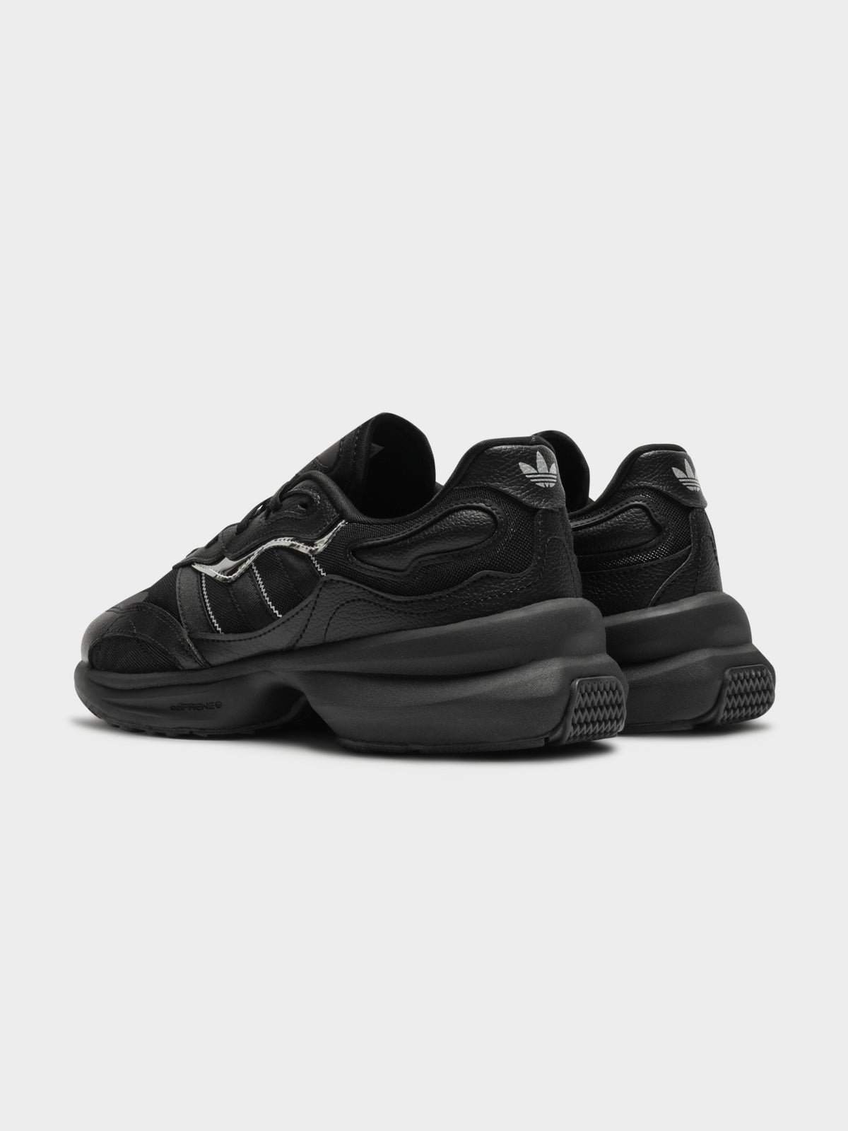 Womens Zentic Sneakers in Black