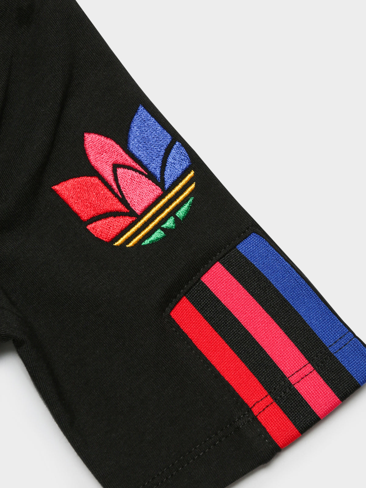 Adicolour 3D Trefoil T-Shirt in Black