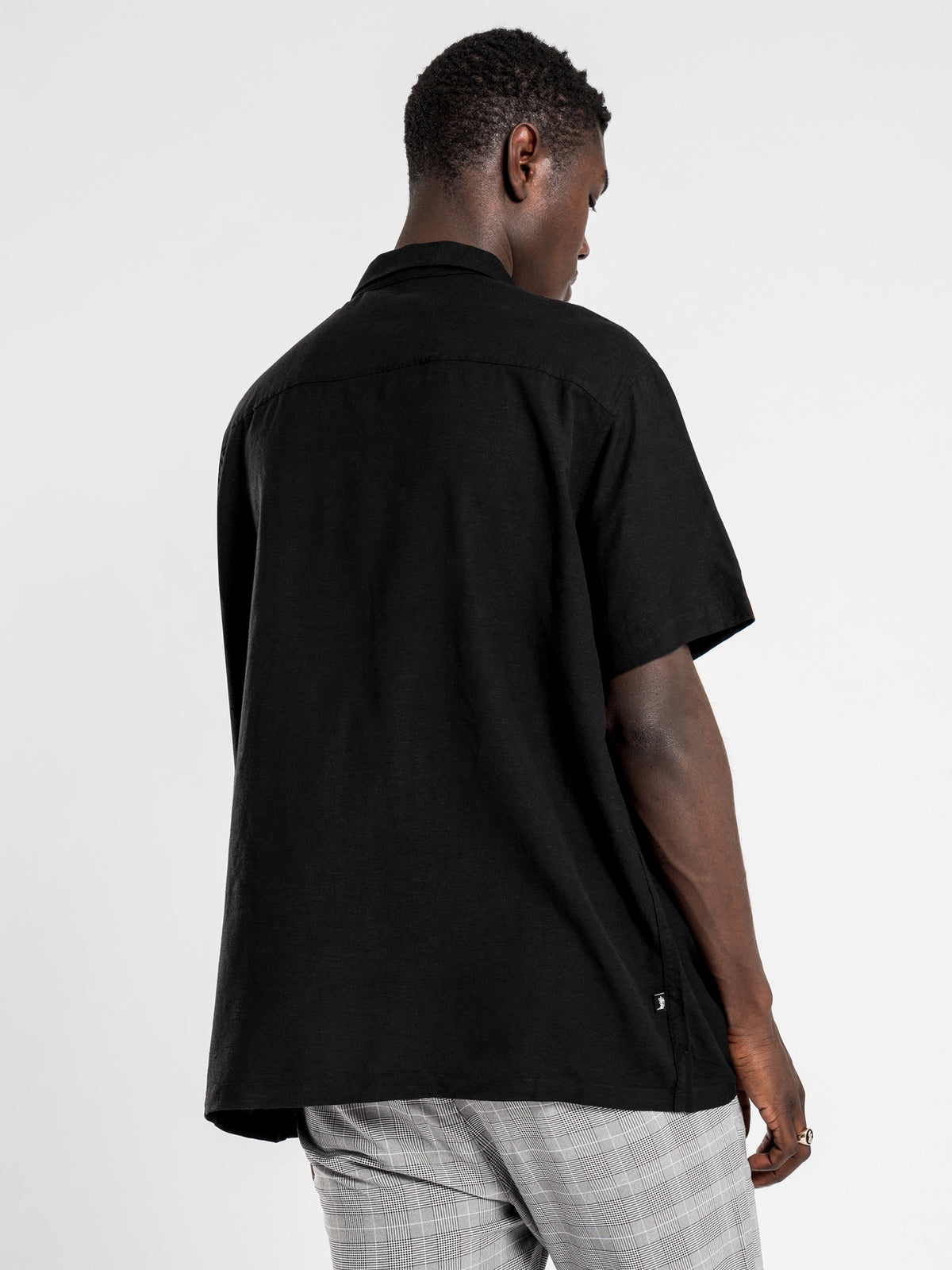 Linen Short Sleeve Shirt in Black