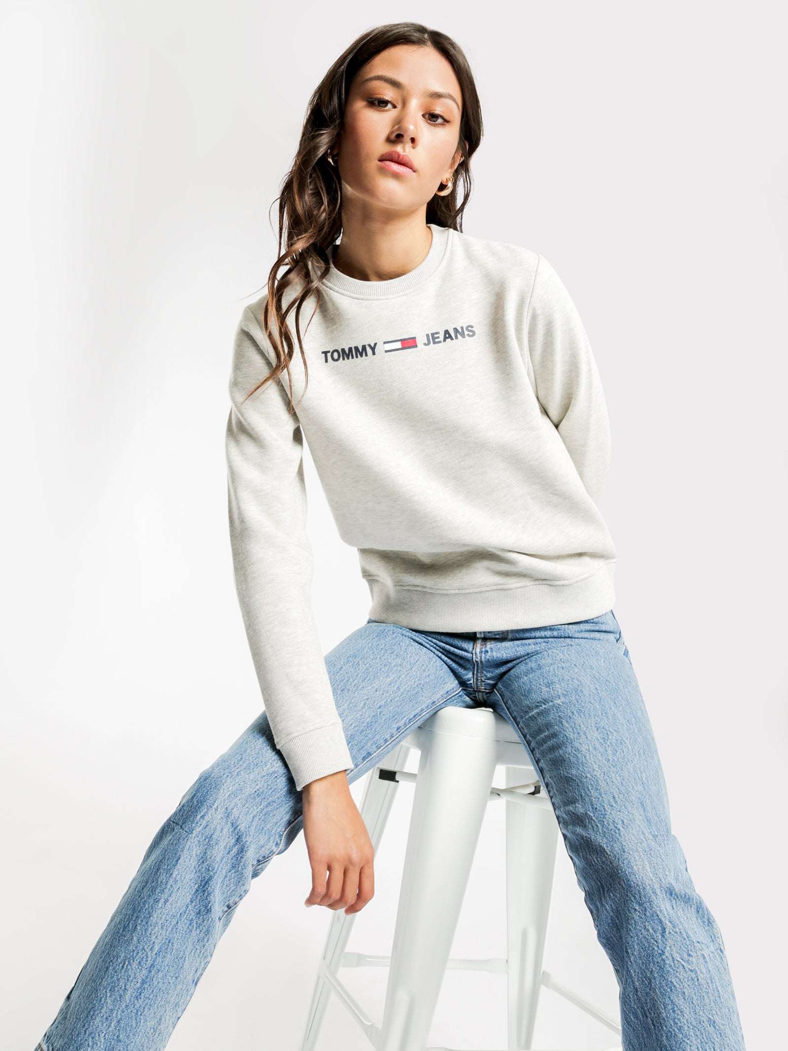 Essential Logo Sweatshirt