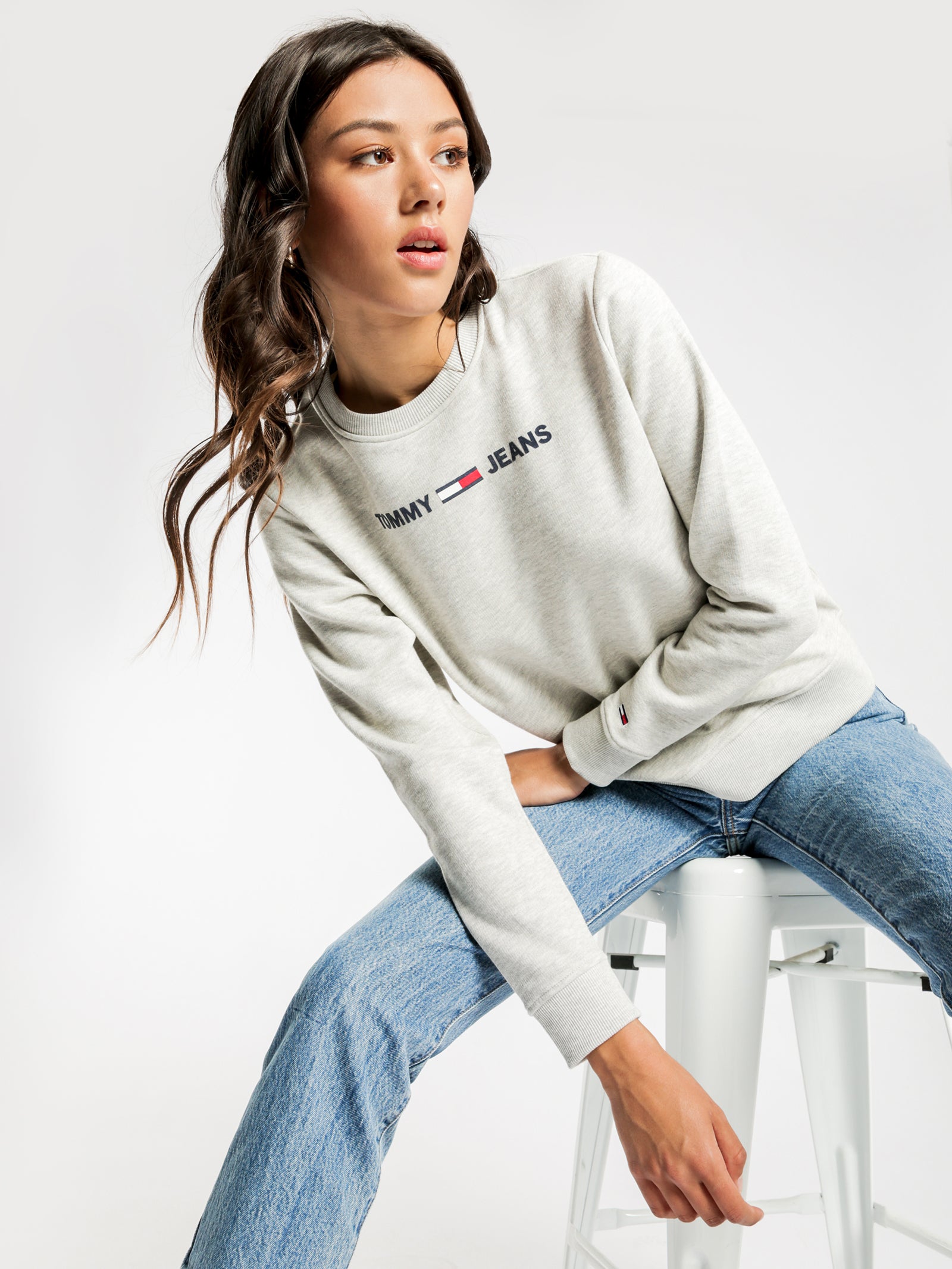 Essential Logo Sweatshirt