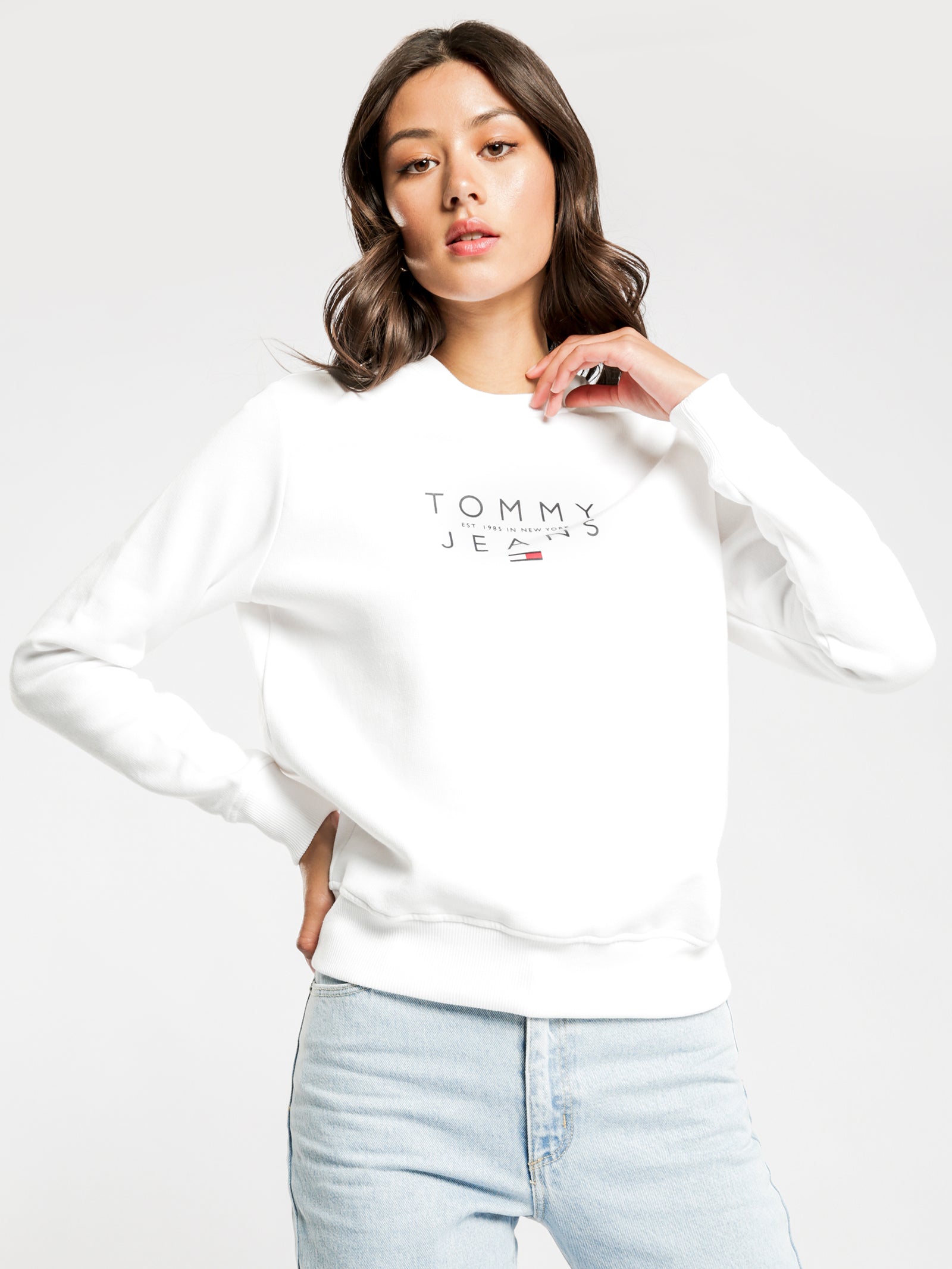 Essential Logo Sweatshirt