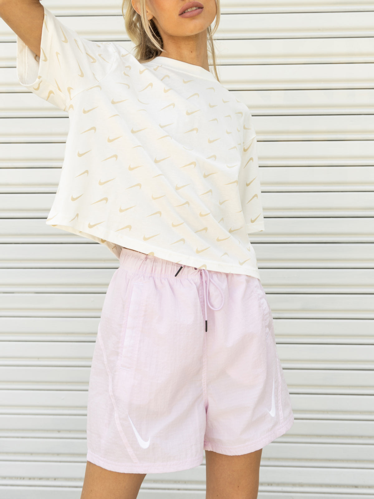 Nike NSW Swoosh Shorts | Regal Pink
