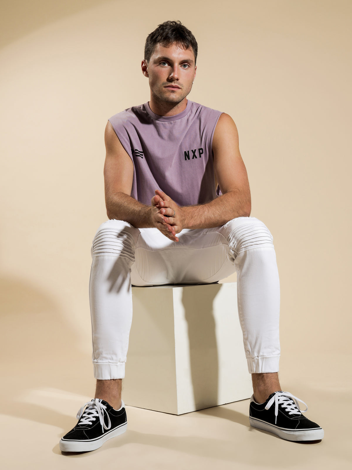 Decade Scoop Back Muscle T-Shirt in Pigment Lilac