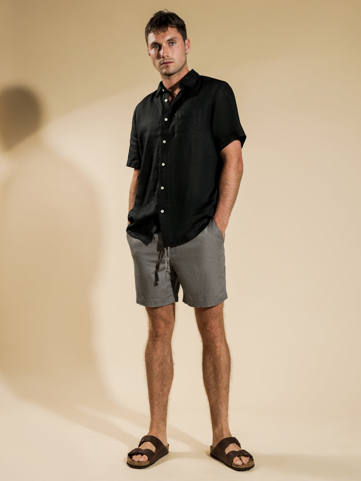Riviera Linen Shorts in Charcoal