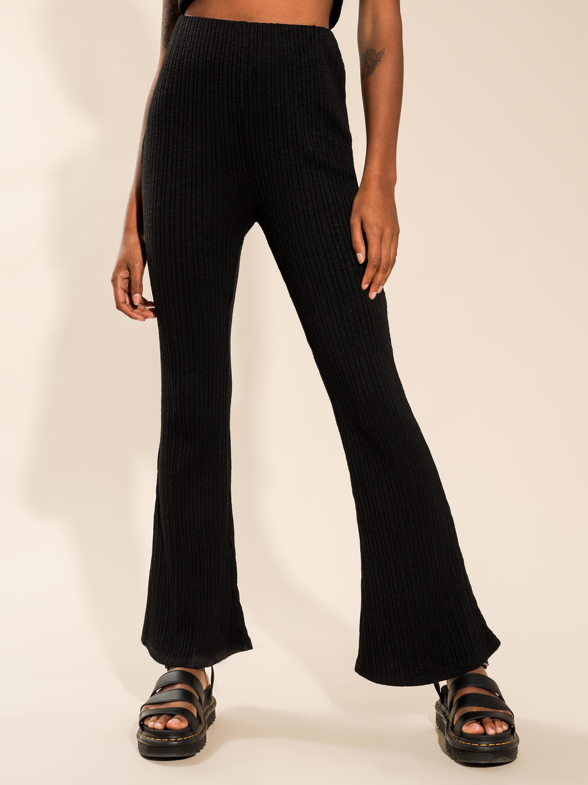 Beyond Her Jada Rib Pants | Black