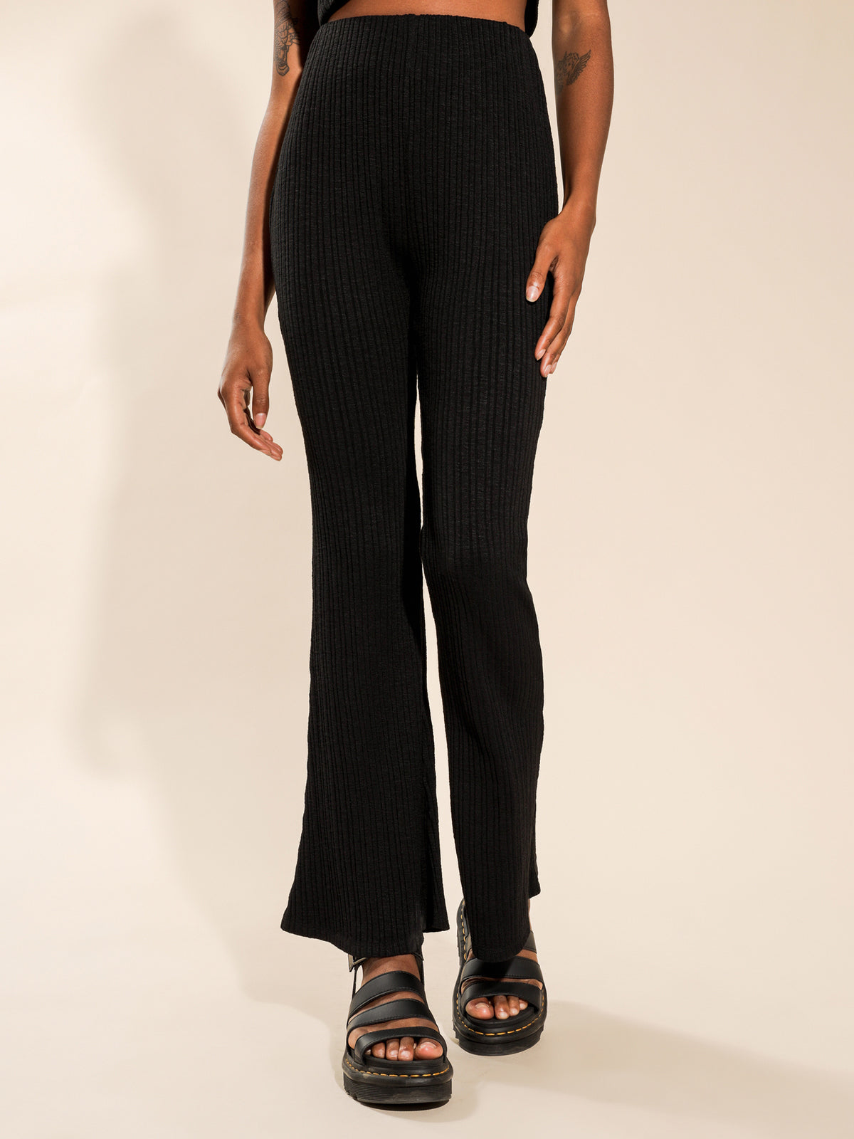 Beyond Her Jada Rib Pants | Black