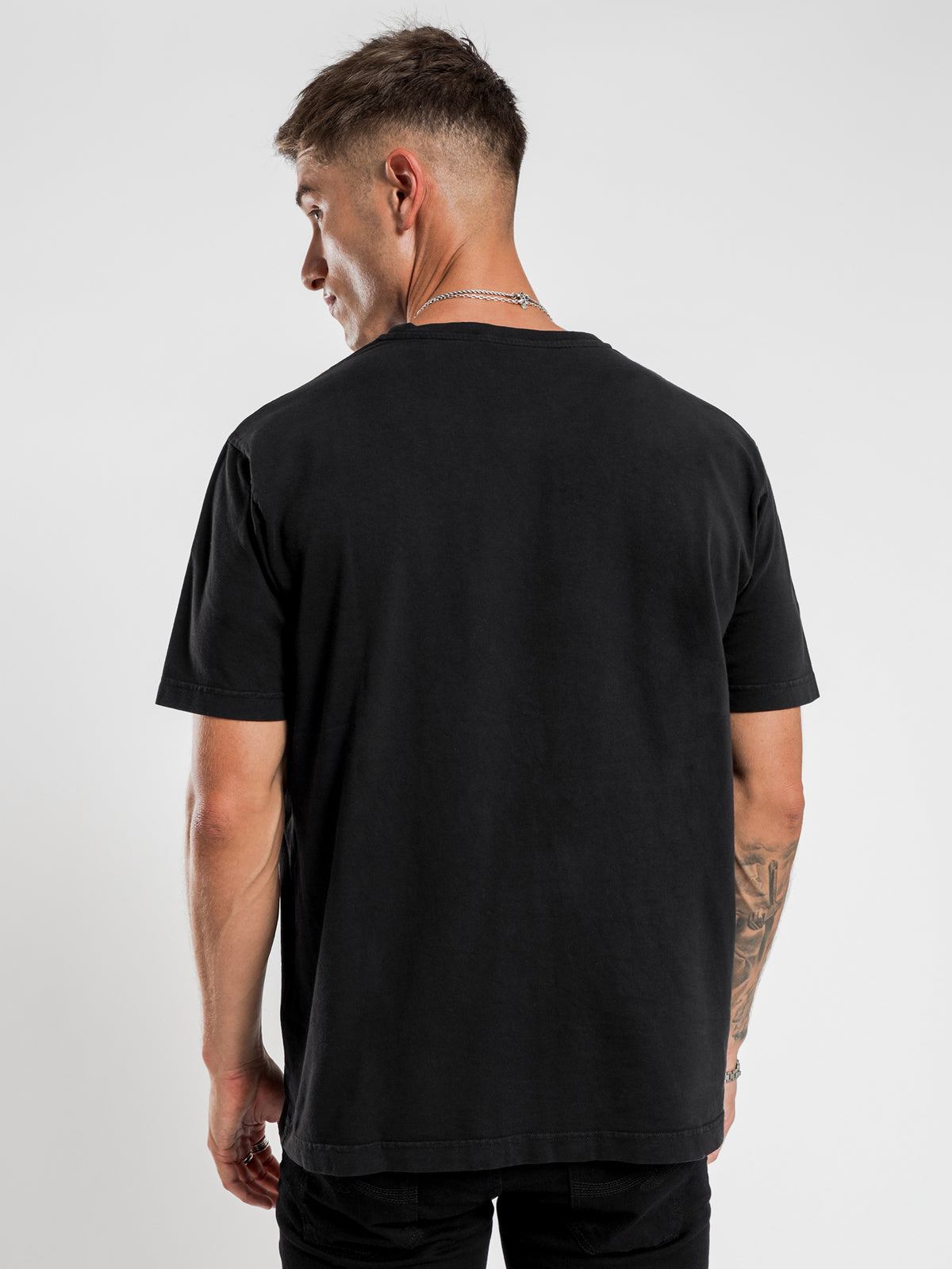 Uno Njco Circle T-Shirt in Faded Black