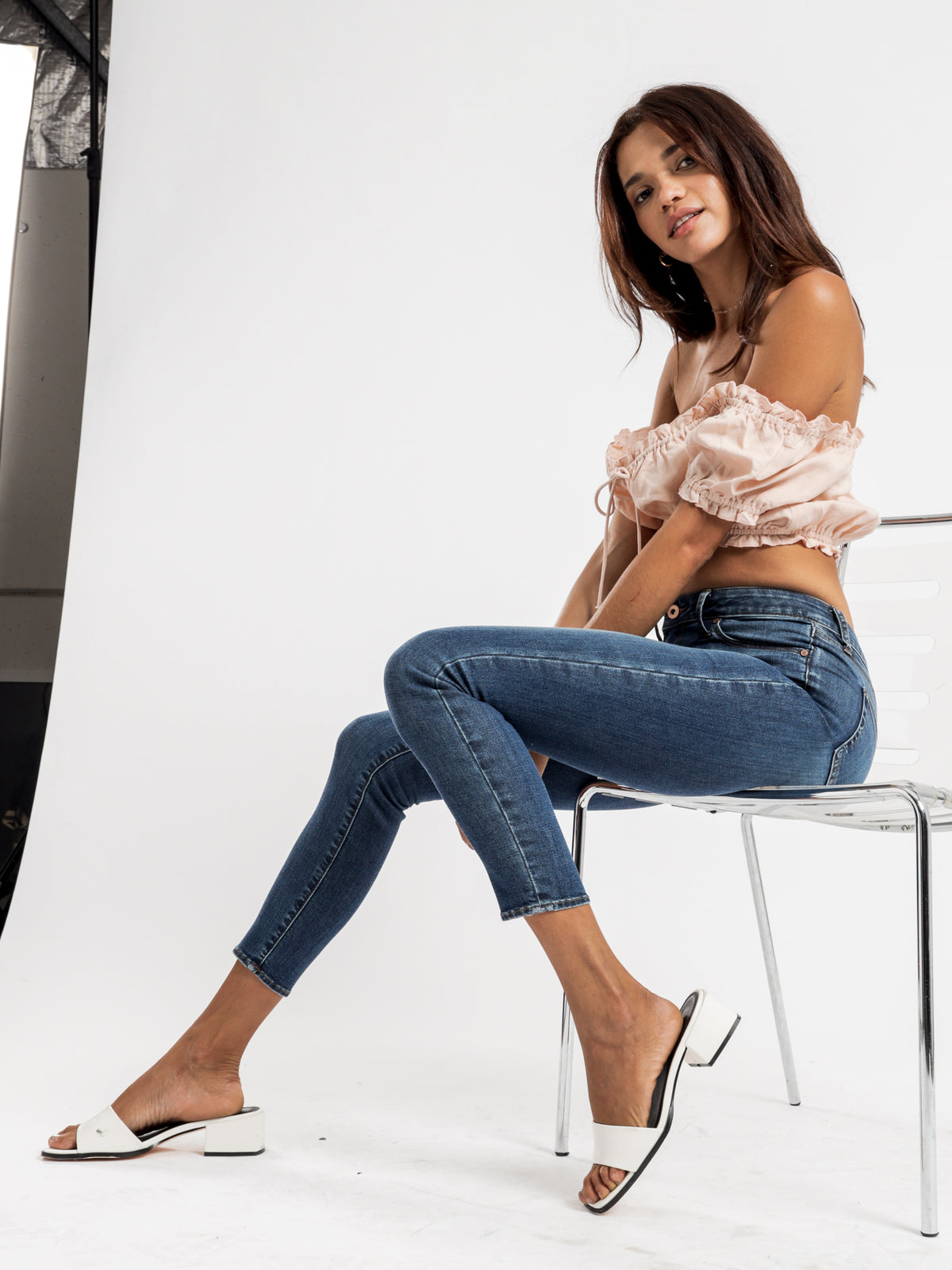Sarah Mid Rise Skinny Jeans in Glendale Denim
