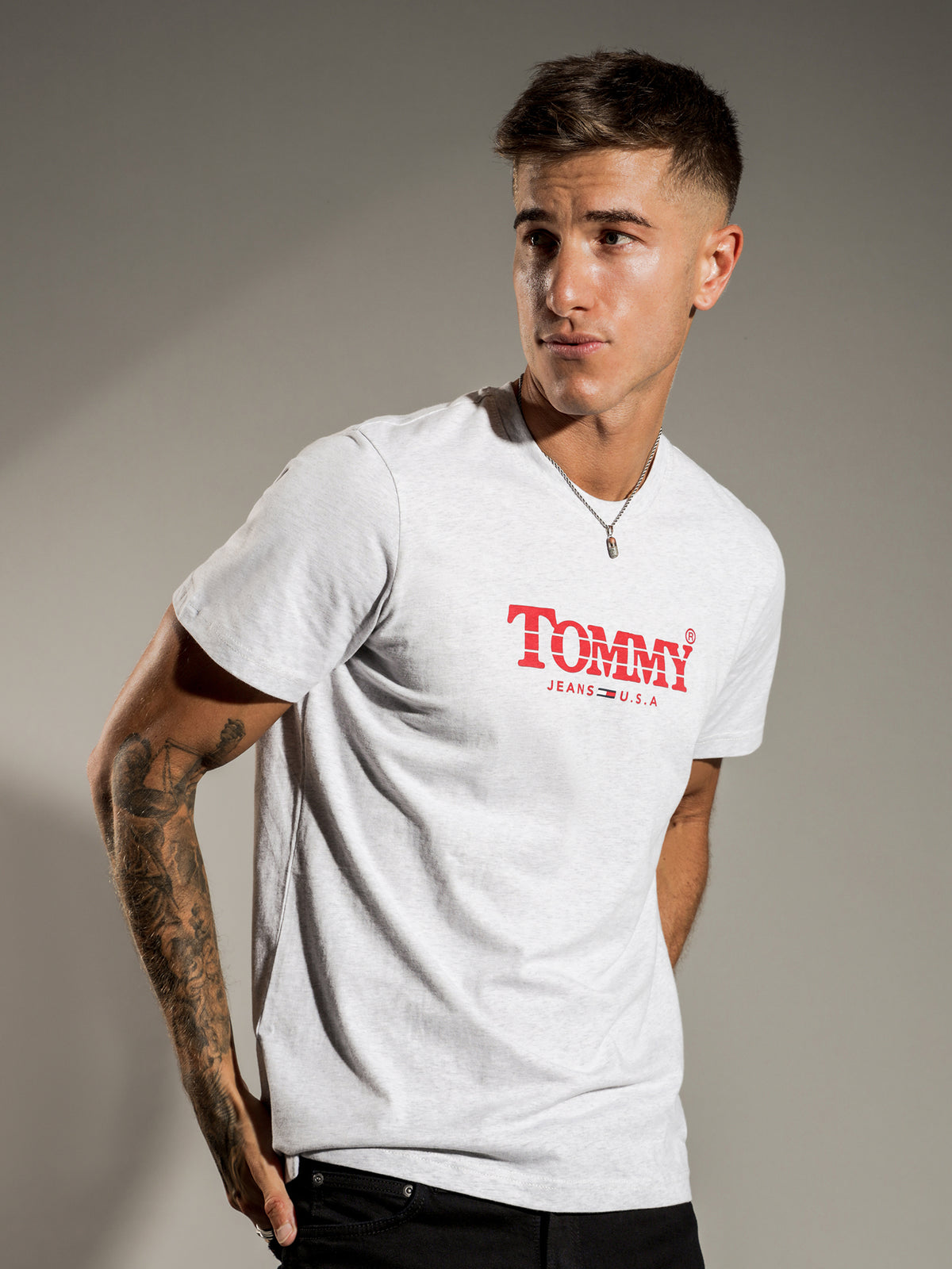 Gradient Tommy T-Shirt in Grey